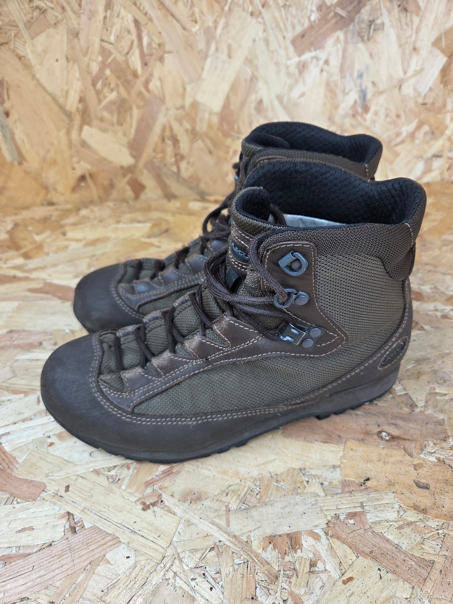 Genuine AKU German Military Leather Hiking Boots Brown Cadet Outdoor Walking Patrol Lightweight Footwear UK 6