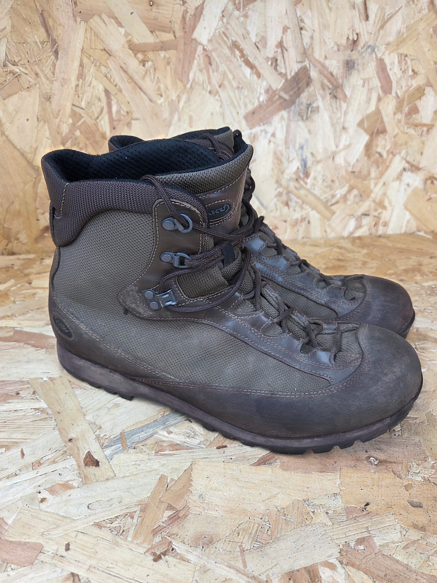 Genuine AKU German Military Leather Hiking Boots Brown Cadet Outdoor Walking Patrol Lightweight Footwear UK 11