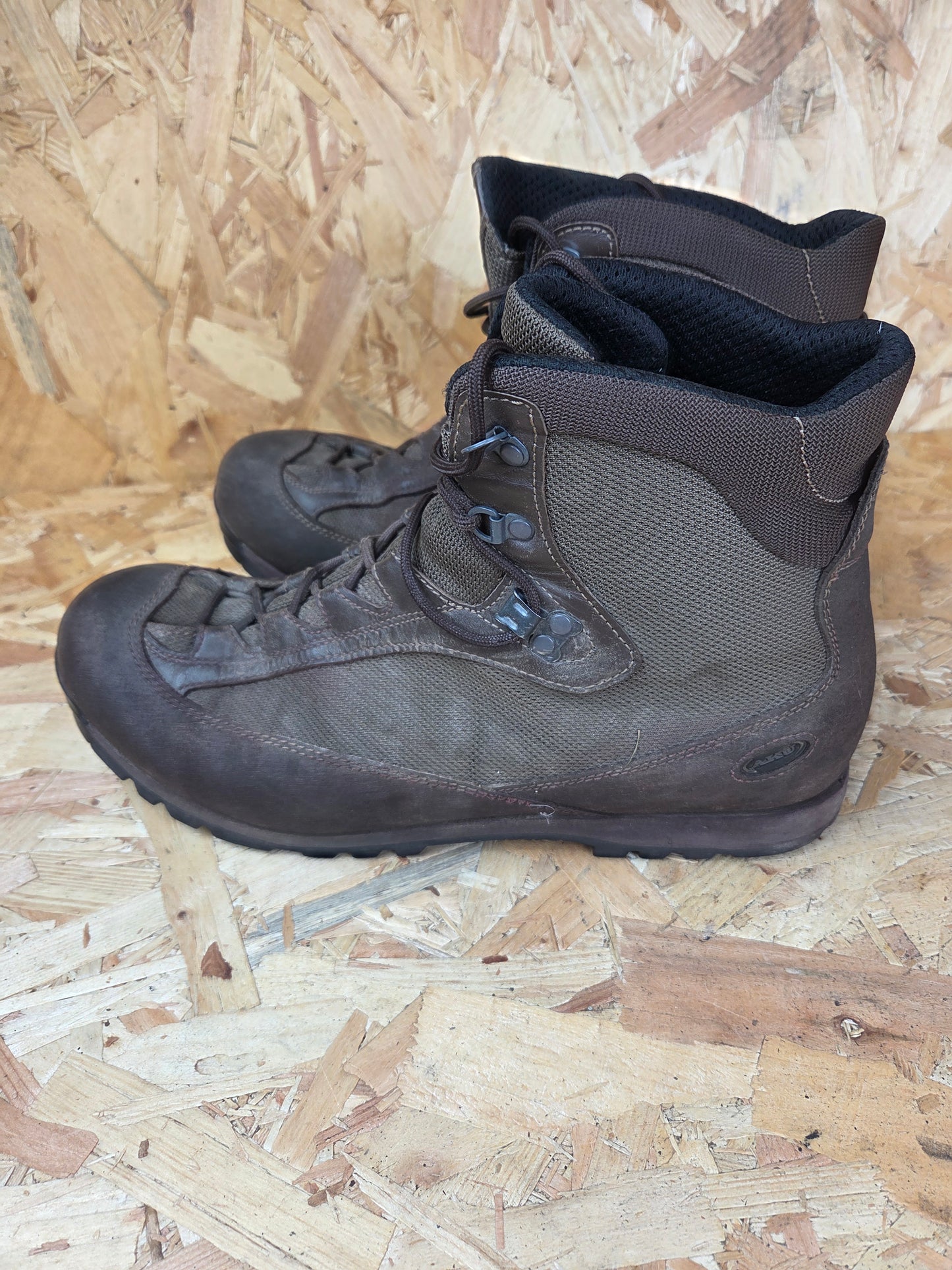 Genuine AKU German Military Leather Hiking Boots Brown Cadet Outdoor Walking Patrol Lightweight Footwear UK 11