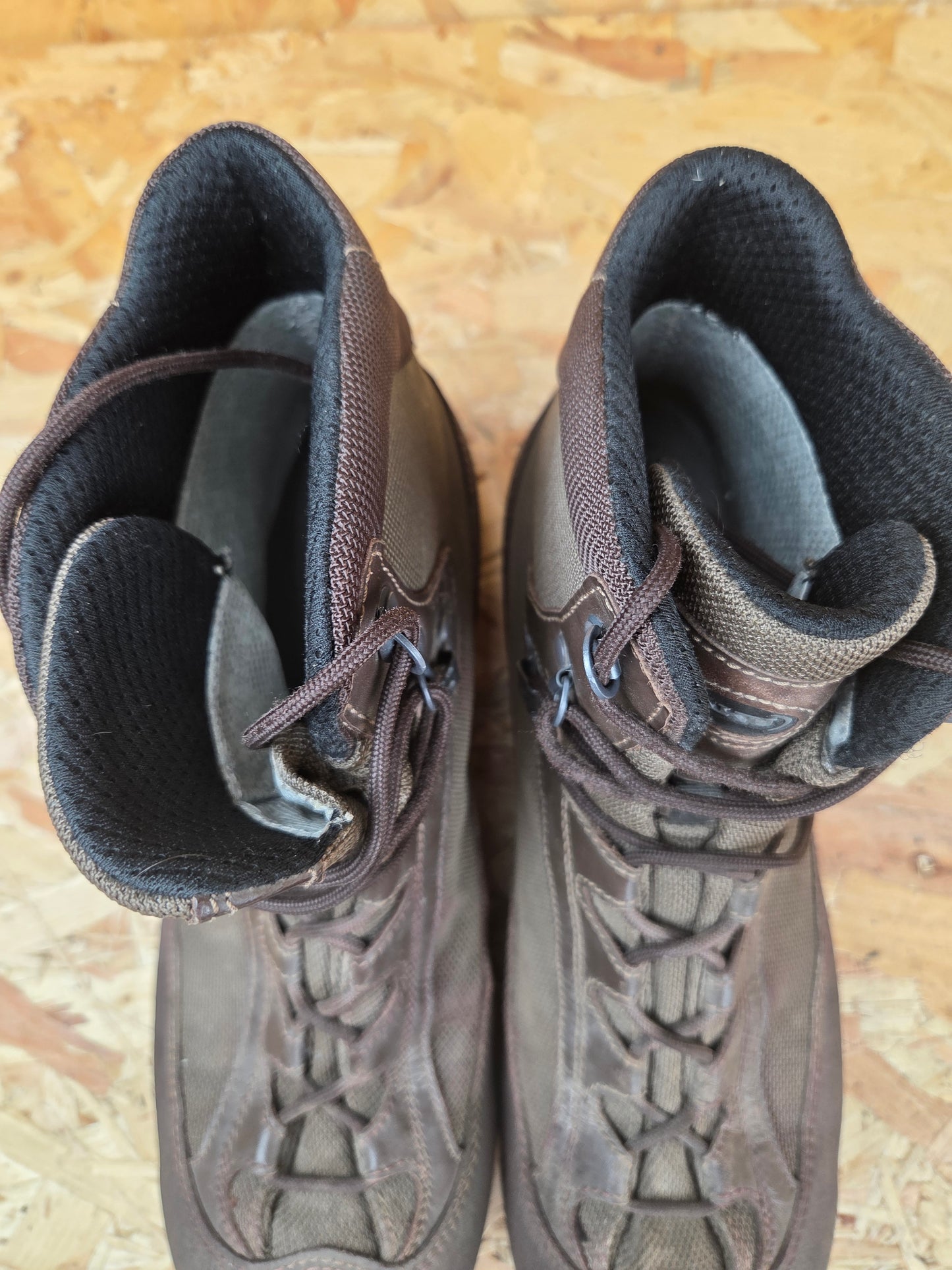 Genuine AKU German Military Leather Hiking Boots Brown Cadet Outdoor Walking Patrol Lightweight Footwear UK 11