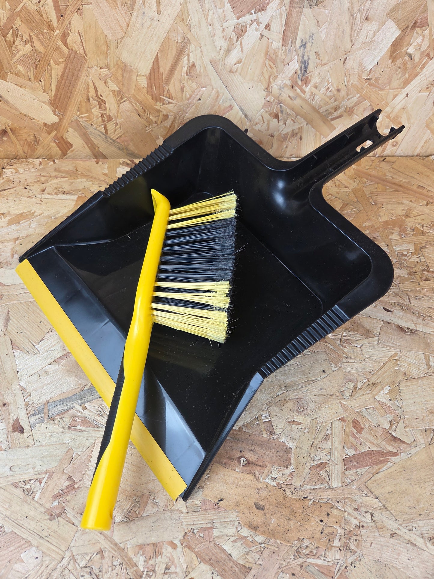 Heavy Duty Dustpan and Brush Set Large Rubber Lip Workshop Garage Cleaning Sweeping Rubbish Clearing
