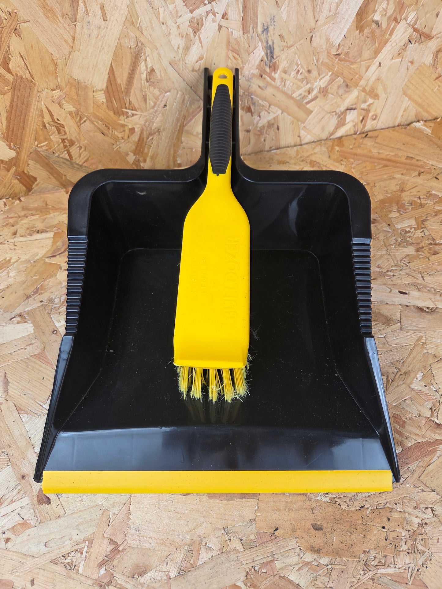 Heavy Duty Dustpan and Brush Set Large Rubber Lip Workshop Garage Cleaning Sweeping Rubbish Clearing