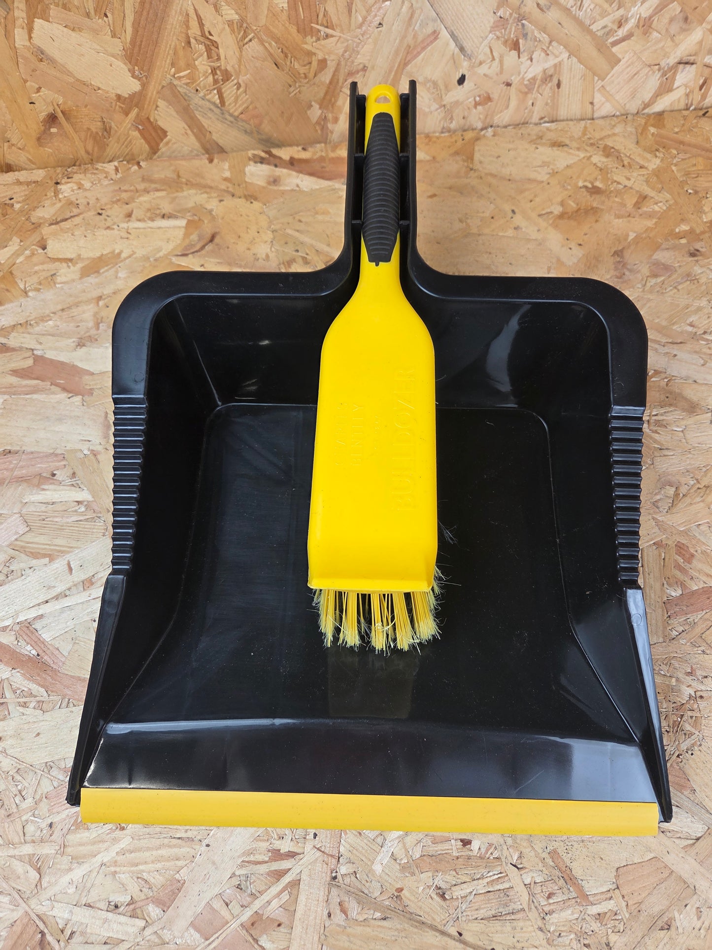 Heavy Duty Dustpan and Brush Set Large Rubber Lip Workshop Garage Cleaning Sweeping Rubbish Clearing
