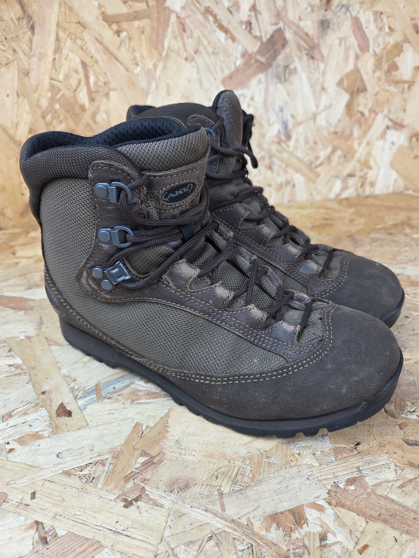 Genuine AKU German Military Leather Hiking Boots Brown Cadet Outdoor Walking Patrol Lightweight Footwear Approx UK 6