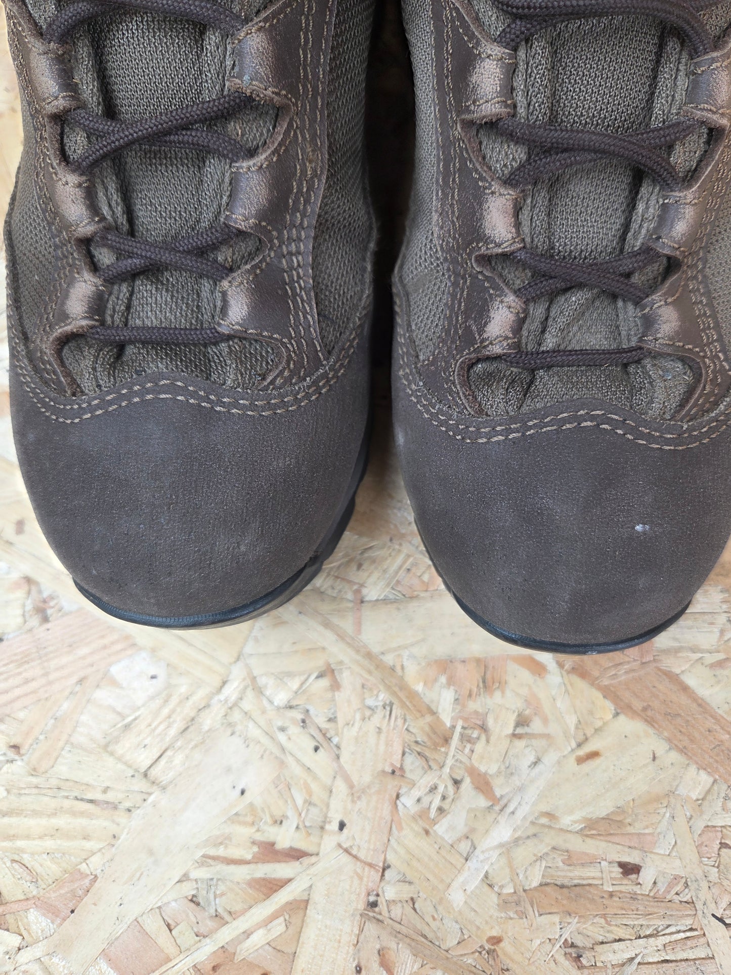 Genuine AKU German Military Leather Hiking Boots Brown Cadet Outdoor Walking Patrol Lightweight Footwear Approx UK 6