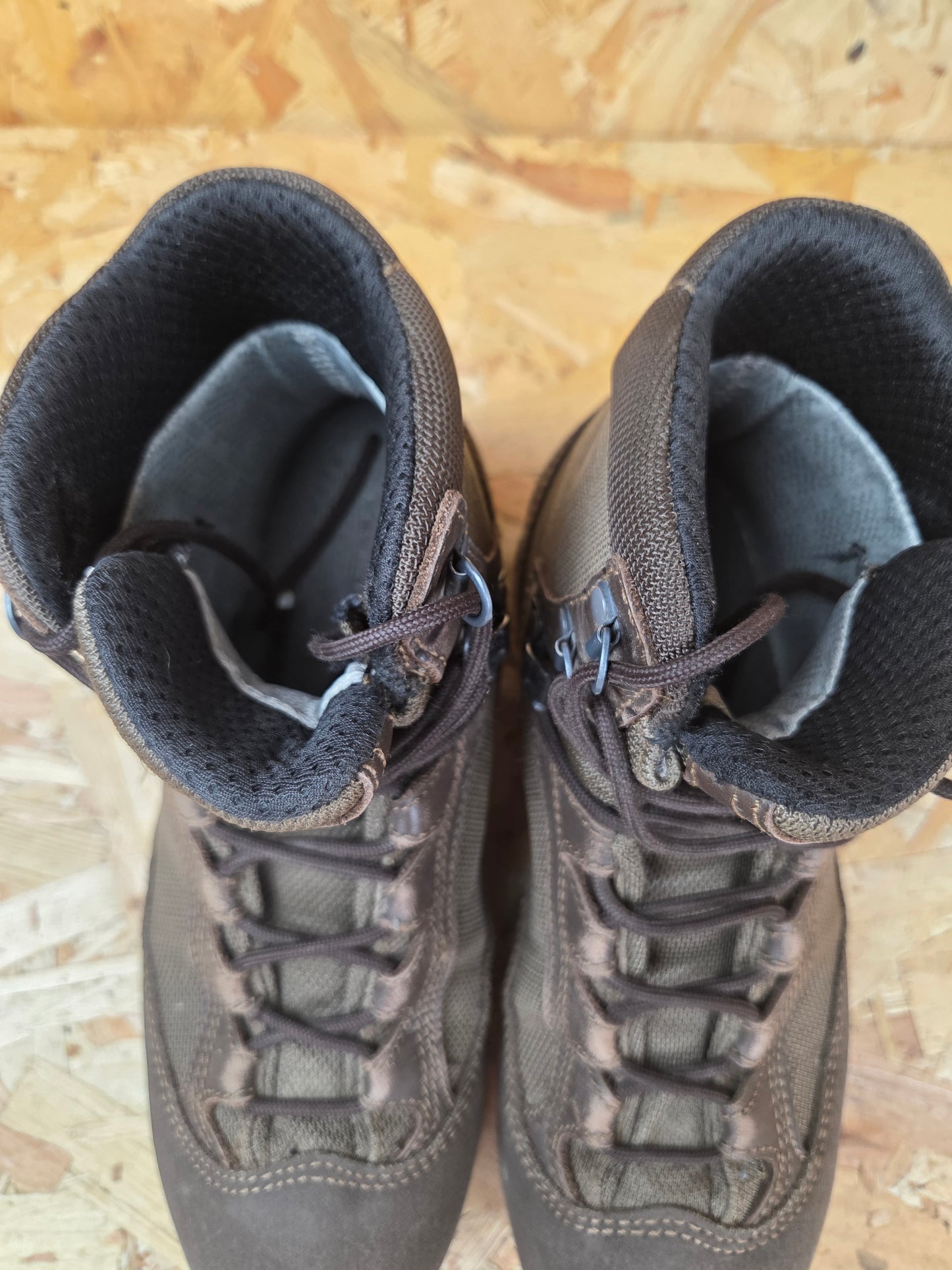 Genuine AKU German Military Leather Hiking Boots Brown Cadet Outdoor Walking Patrol Lightweight Footwear Approx UK 6