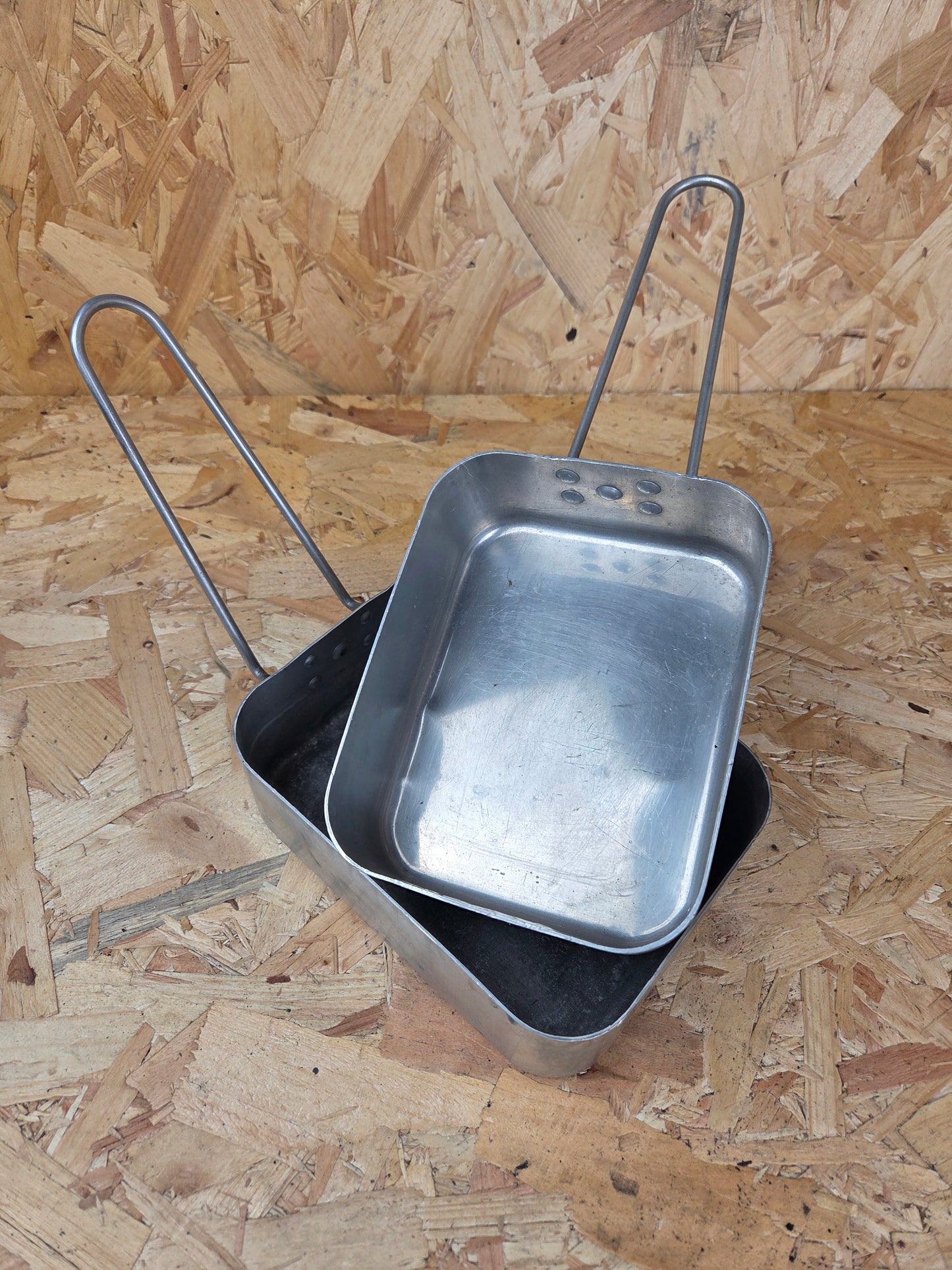 Genuine British Army Issue Mess Tin Set of 2 Aluminium Camping Bushcraft Cook Set Nesting Pair Set Cadet Folding Handle