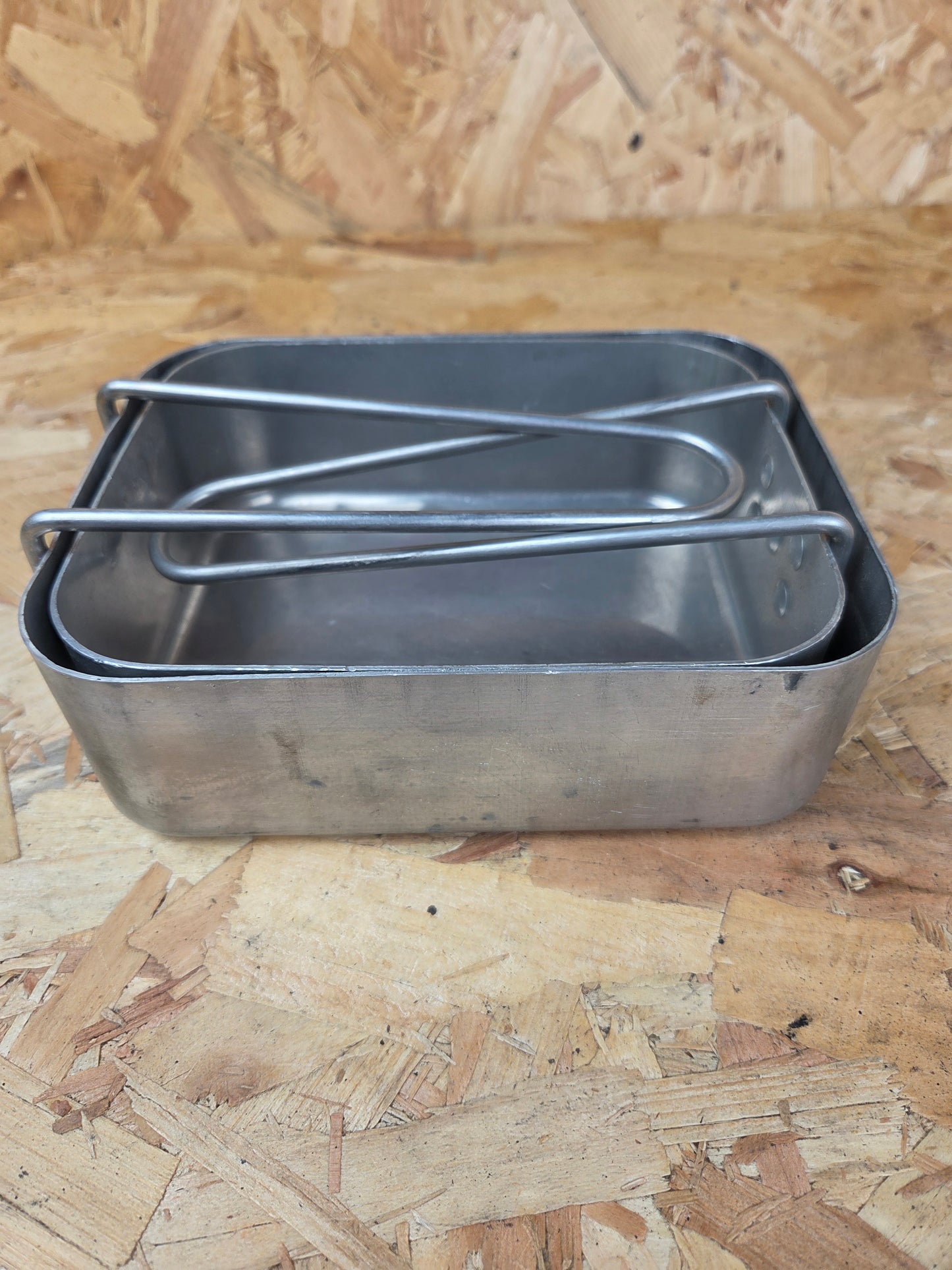 Genuine British Army Issue Mess Tin Set of 2 Aluminium Camping Bushcraft Cook Set Nesting Pair Set Cadet Folding Handle