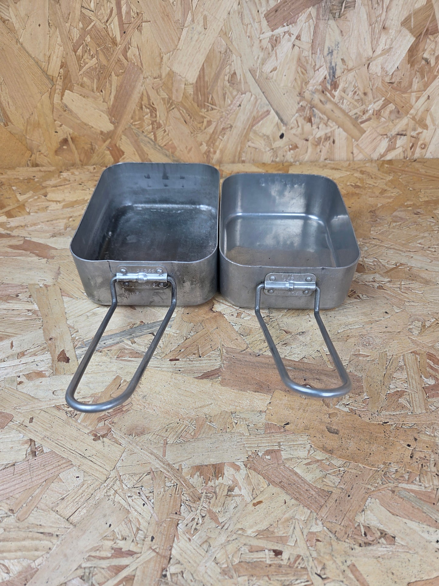 Genuine British Army Issue Mess Tin Set of 2 Aluminium Camping Bushcraft Cook Set Nesting Pair Set Cadet Folding Handle