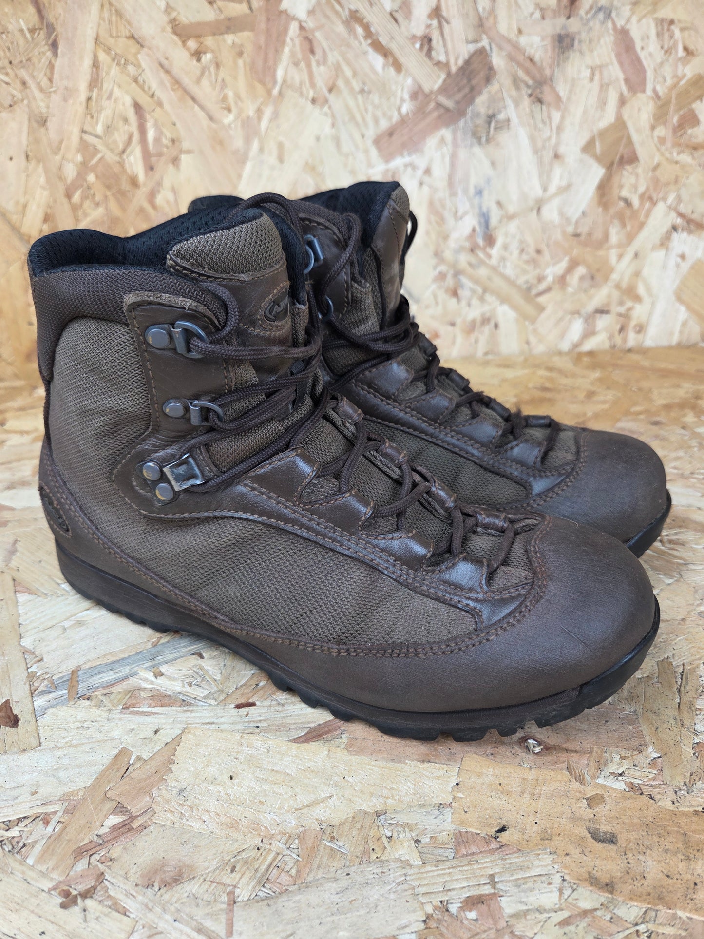 Genuine AKU German Military Leather Hiking Boots Brown Cadet Outdoor Walking Patrol Lightweight Footwear Approx UK 8