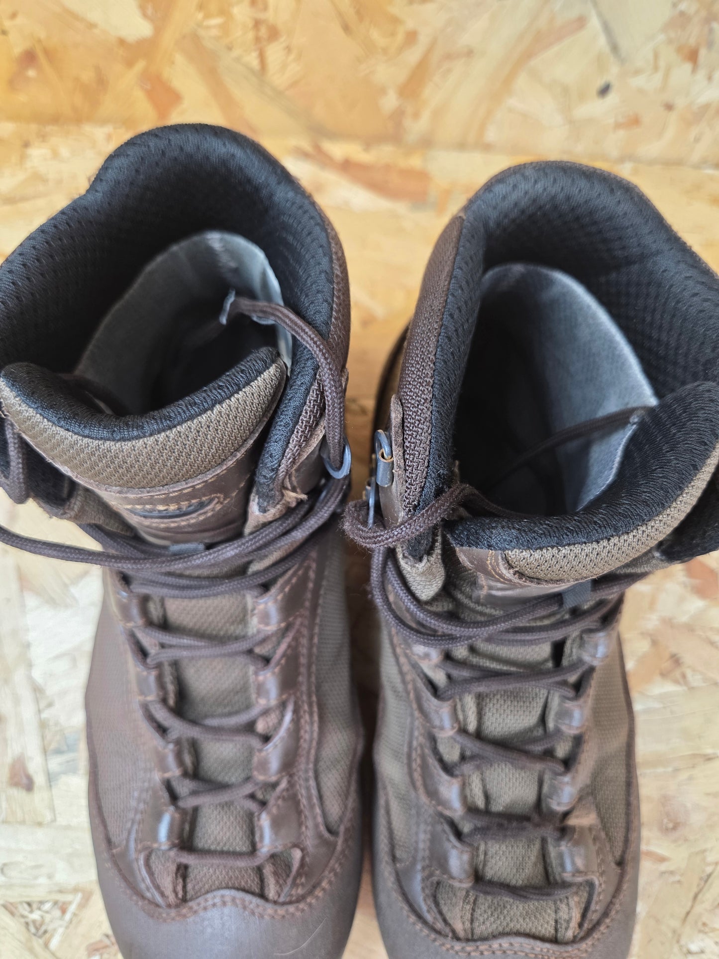 Genuine AKU German Military Leather Hiking Boots Brown Cadet Outdoor Walking Patrol Lightweight Footwear Approx UK 8