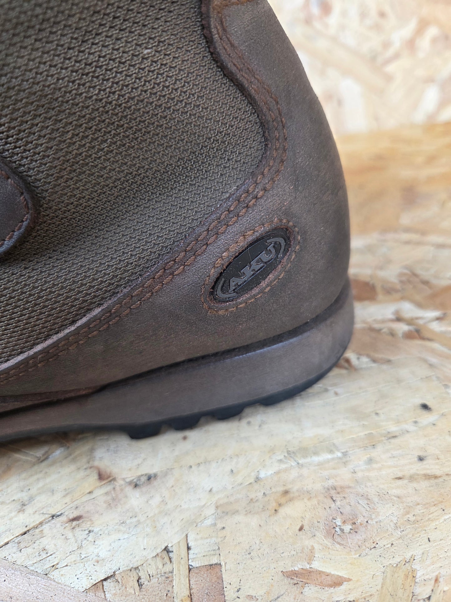 Genuine AKU German Military Leather Hiking Boots Brown Cadet Outdoor Walking Patrol Lightweight Footwear Approx UK 8