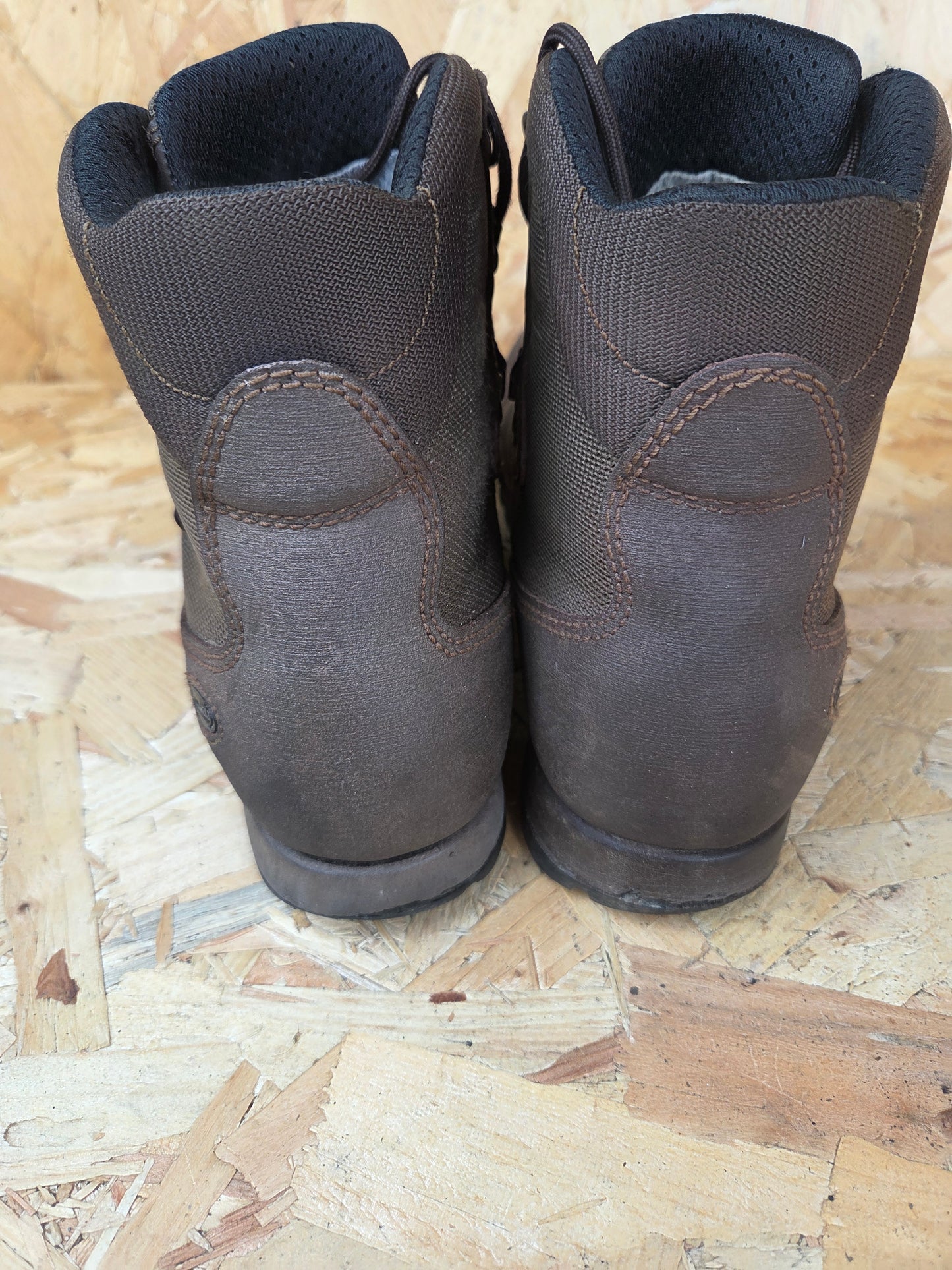 Genuine AKU German Military Leather Hiking Boots Brown Cadet Outdoor Walking Patrol Lightweight Footwear Approx UK 8