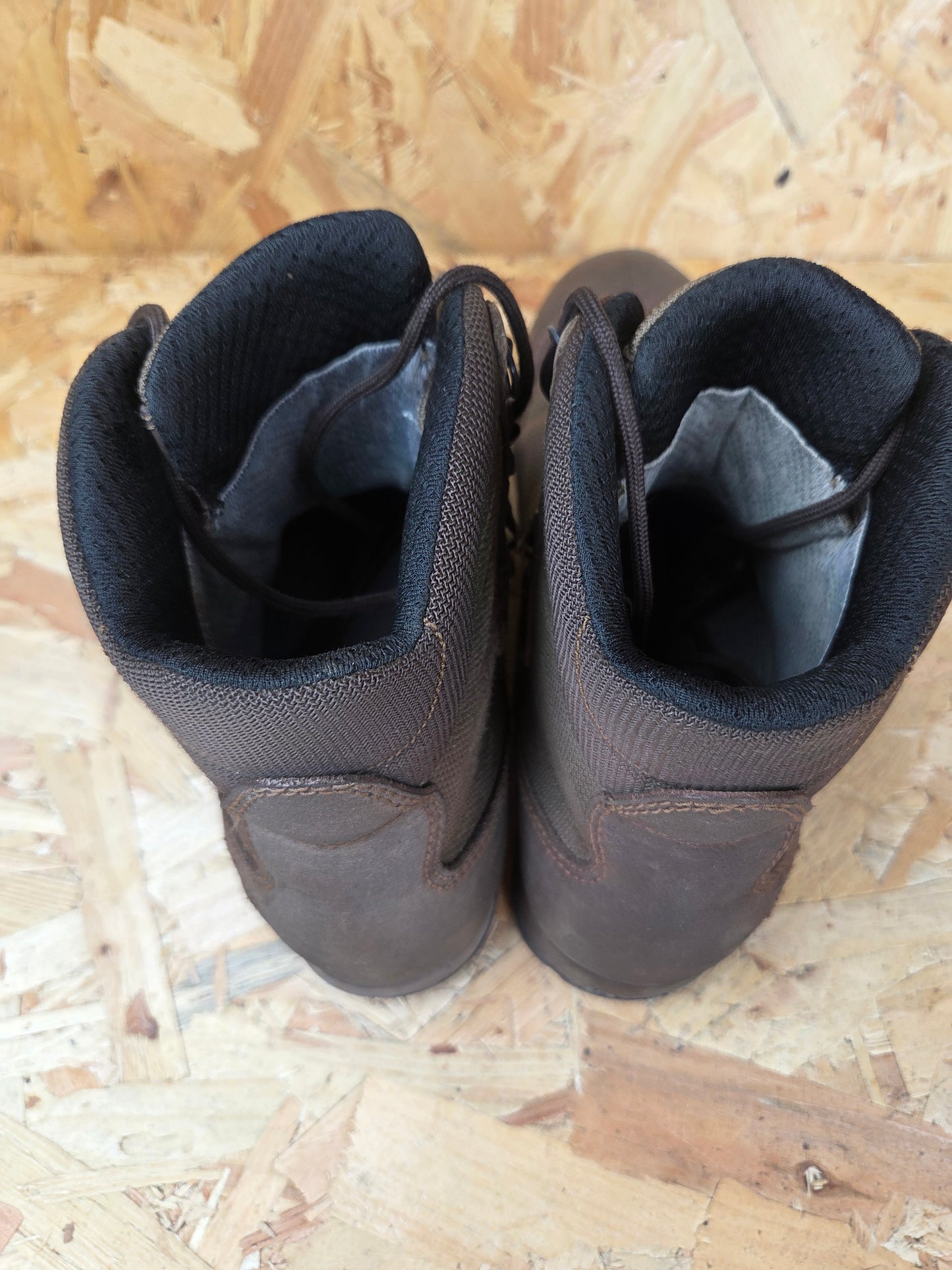 Genuine AKU German Military Leather Hiking Boots Brown Cadet Outdoor Walking Patrol Lightweight Footwear Approx UK 8