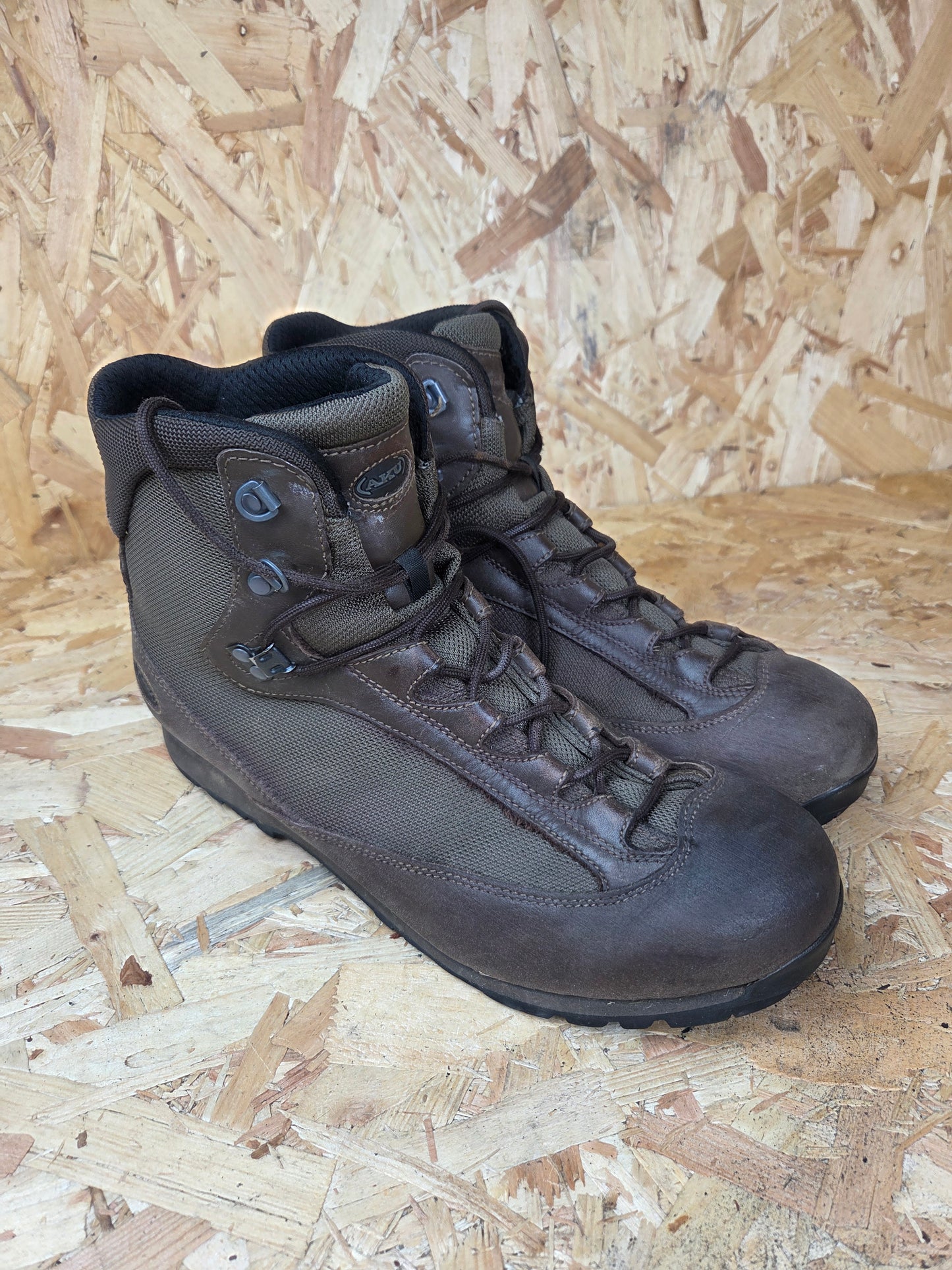 Genuine AKU German Military Leather Hiking Boots Brown Cadet Outdoor Walking Patrol Lightweight Footwear UK 10
