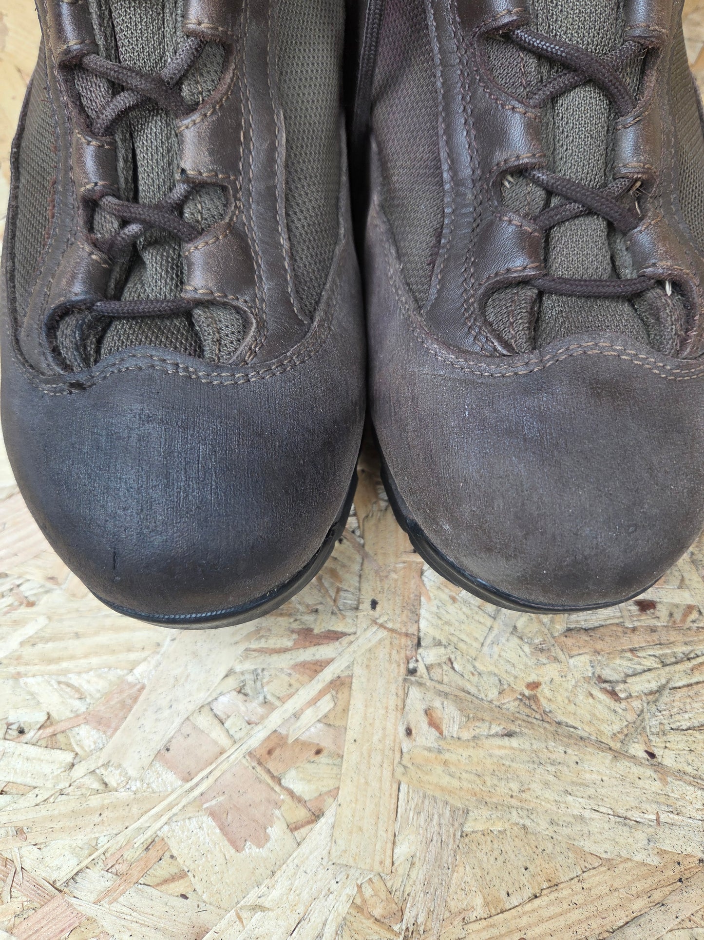 Genuine AKU German Military Leather Hiking Boots Brown Cadet Outdoor Walking Patrol Lightweight Footwear UK 10