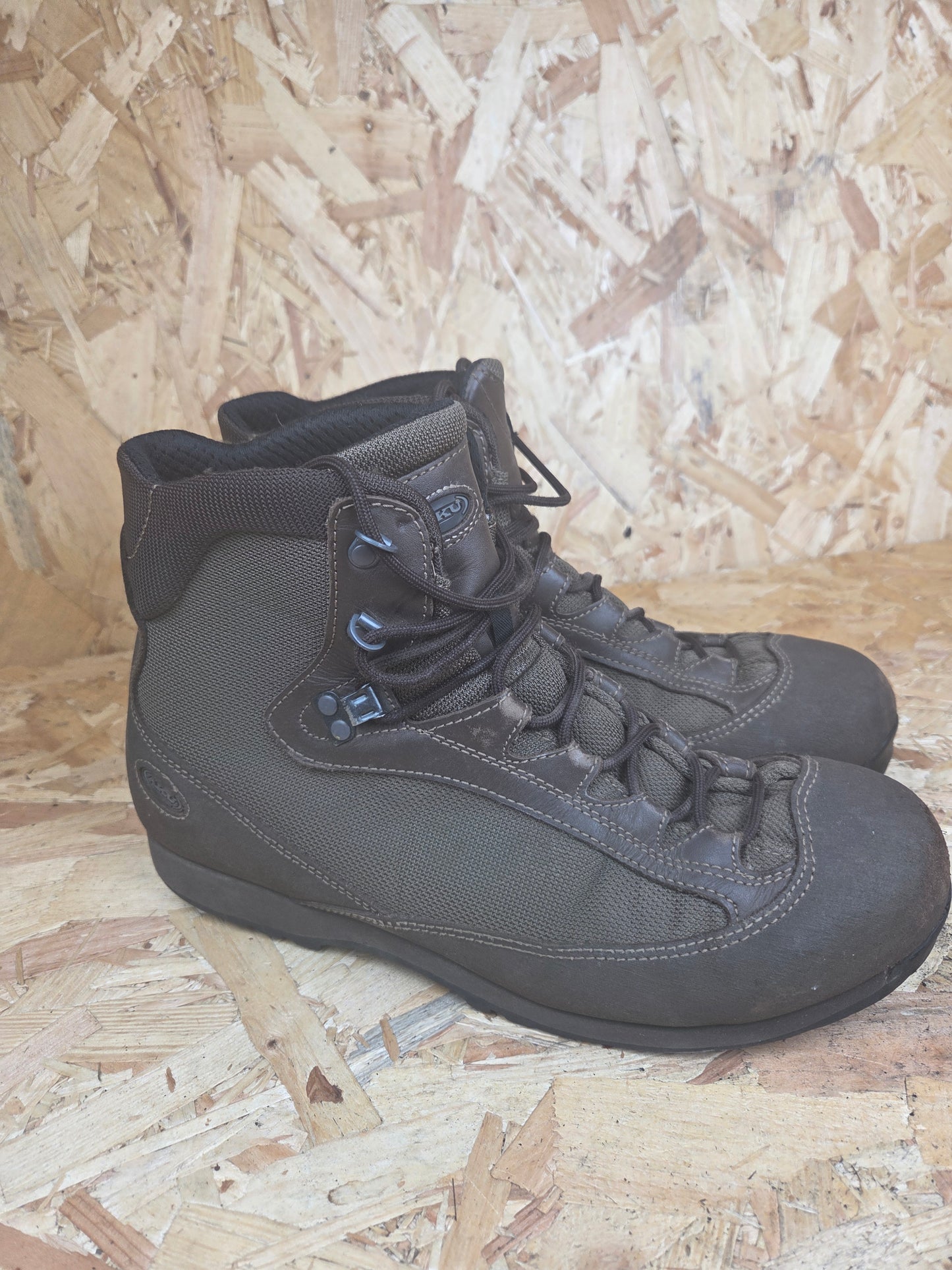 Genuine AKU German Military Leather Hiking Boots Brown Cadet Outdoor Walking Patrol Lightweight Footwear Approx UK 10