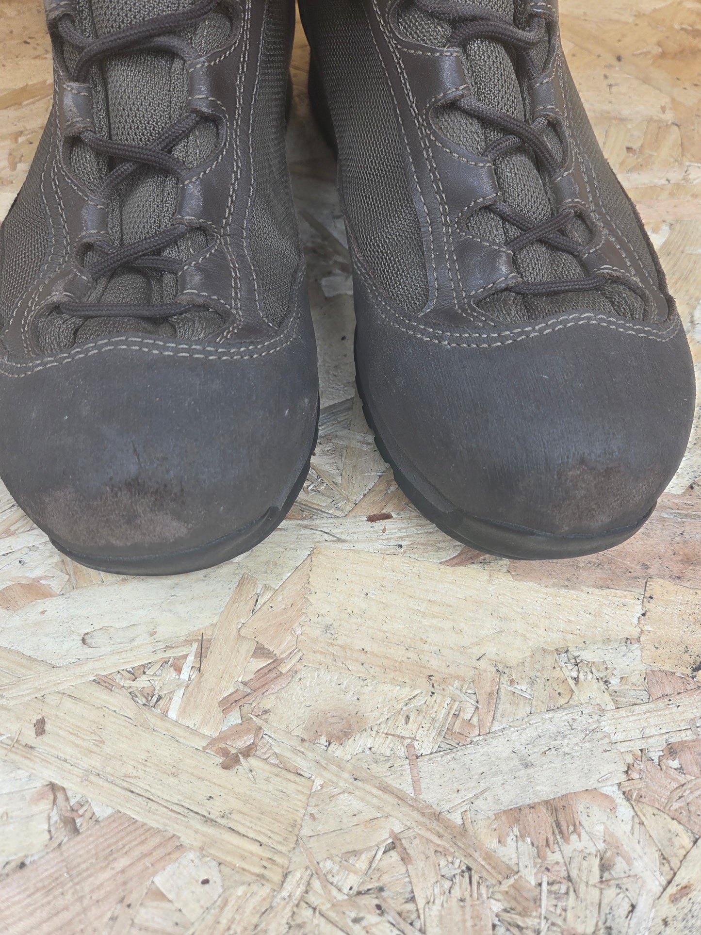 Genuine AKU German Military Leather Hiking Boots Brown Cadet Outdoor Walking Patrol Lightweight Footwear Approx UK 10