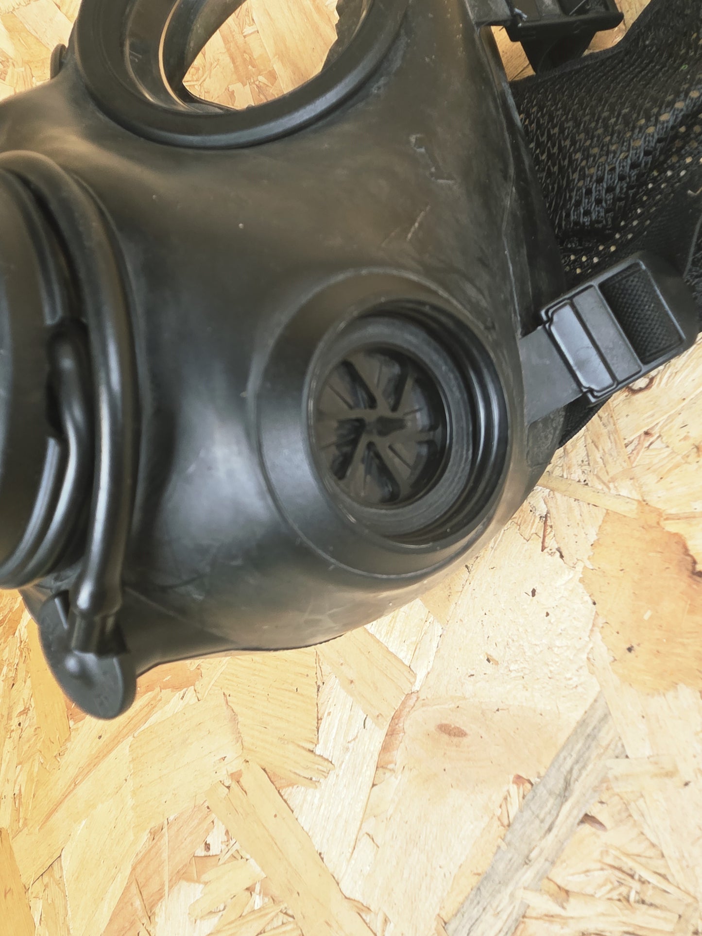 Avon FM12 Twin Port Respirator Gas Mask Size 1 2 3 FM 12 Used