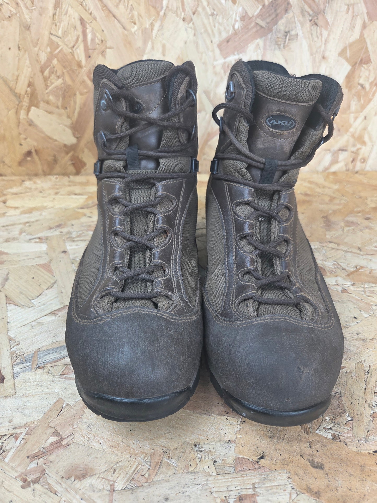 Genuine AKU Military Leather Hiking Boots Brown Cadet Outdoor Walking Patrol Lightweight Footwear UK 10