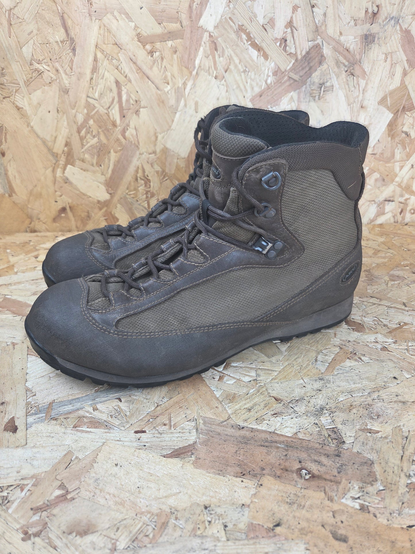 Genuine AKU Military Leather Hiking Boots Brown Cadet Outdoor Walking Patrol Lightweight Footwear UK 10