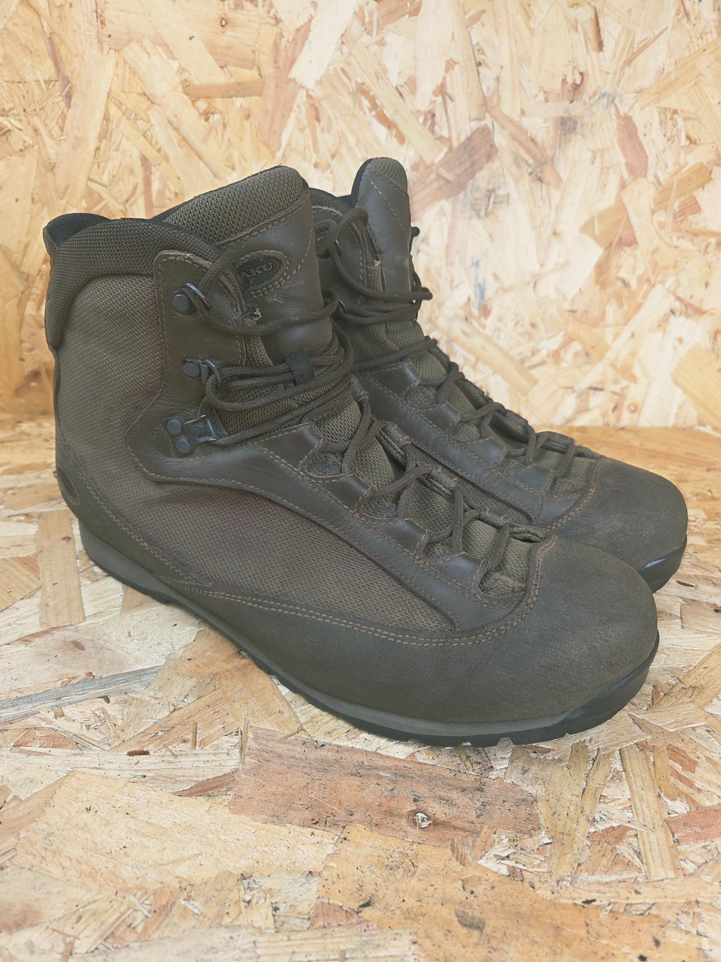 Genuine AKU Military Leather Hiking Boots Brown Cadet Outdoor Walking Patrol Lightweight Footwear UK 12