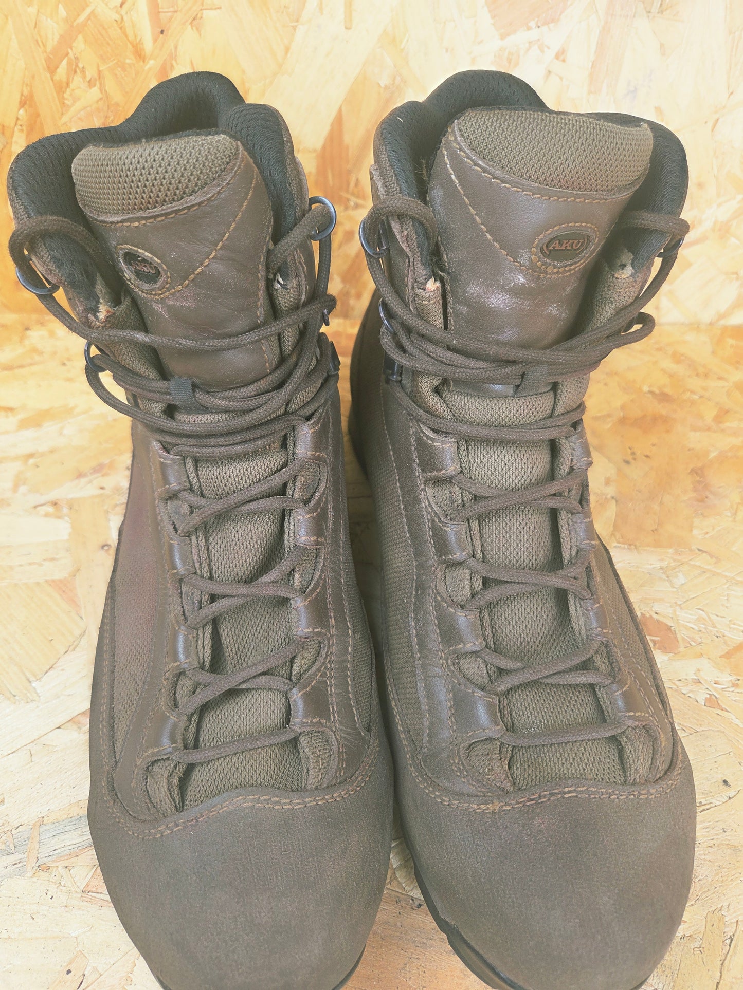 Genuine AKU Military Leather Hiking Boots Brown Cadet Outdoor Walking Patrol Lightweight Footwear UK 12