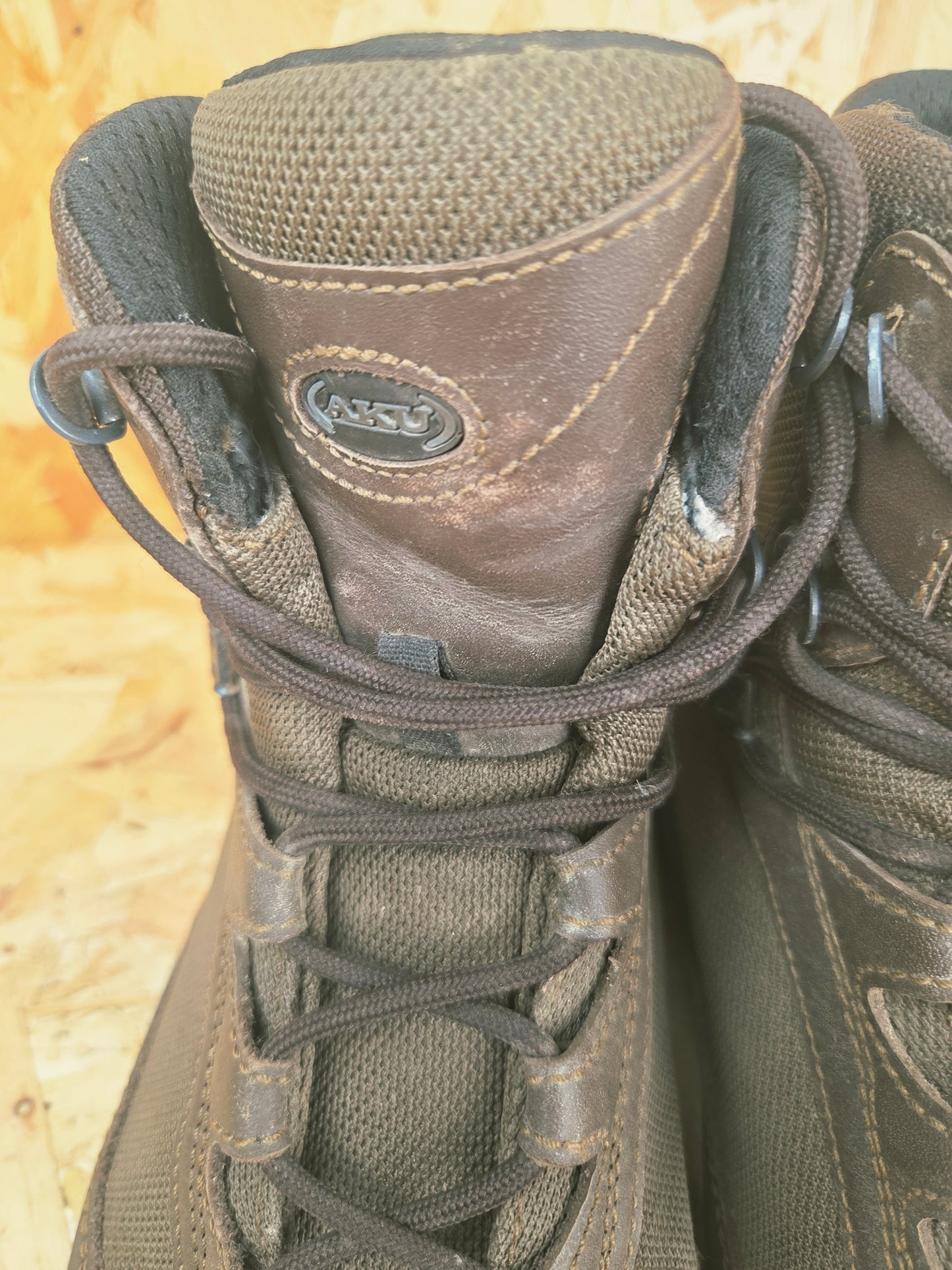 Genuine AKU Military Leather Hiking Boots Brown Cadet Outdoor Walking Patrol Lightweight Footwear UK 10
