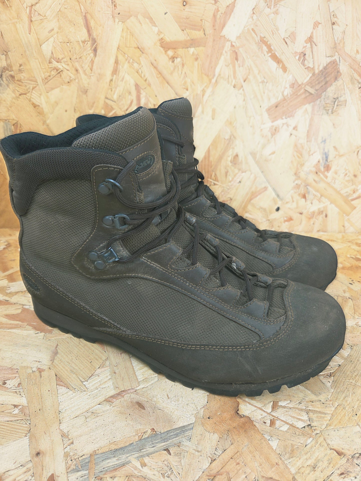 Genuine AKU Military Leather Hiking Boots Brown Cadet Outdoor Walking Patrol Lightweight Footwear UK 10