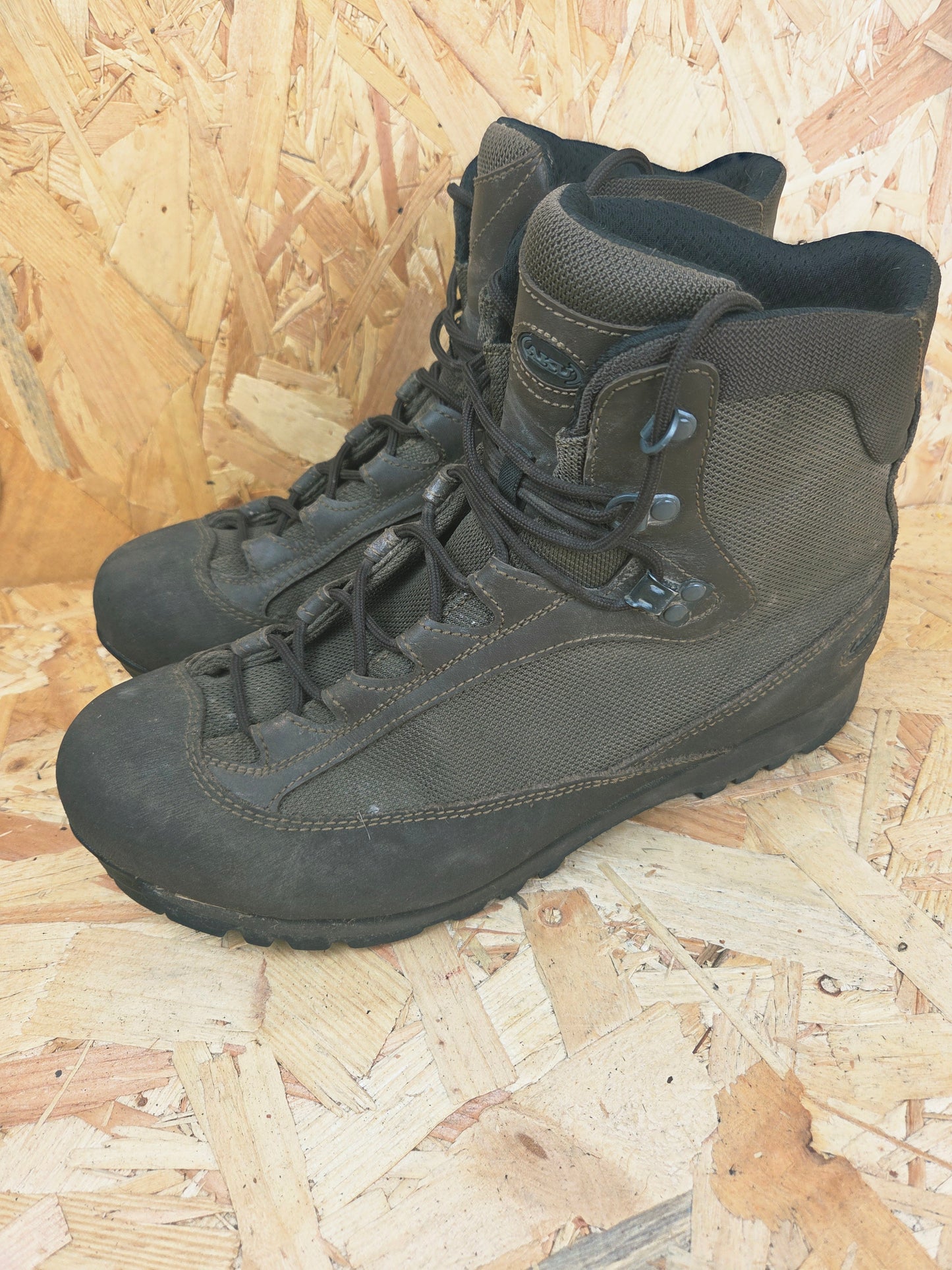 Genuine AKU Military Leather Hiking Boots Brown Cadet Outdoor Walking Patrol Lightweight Footwear UK 10