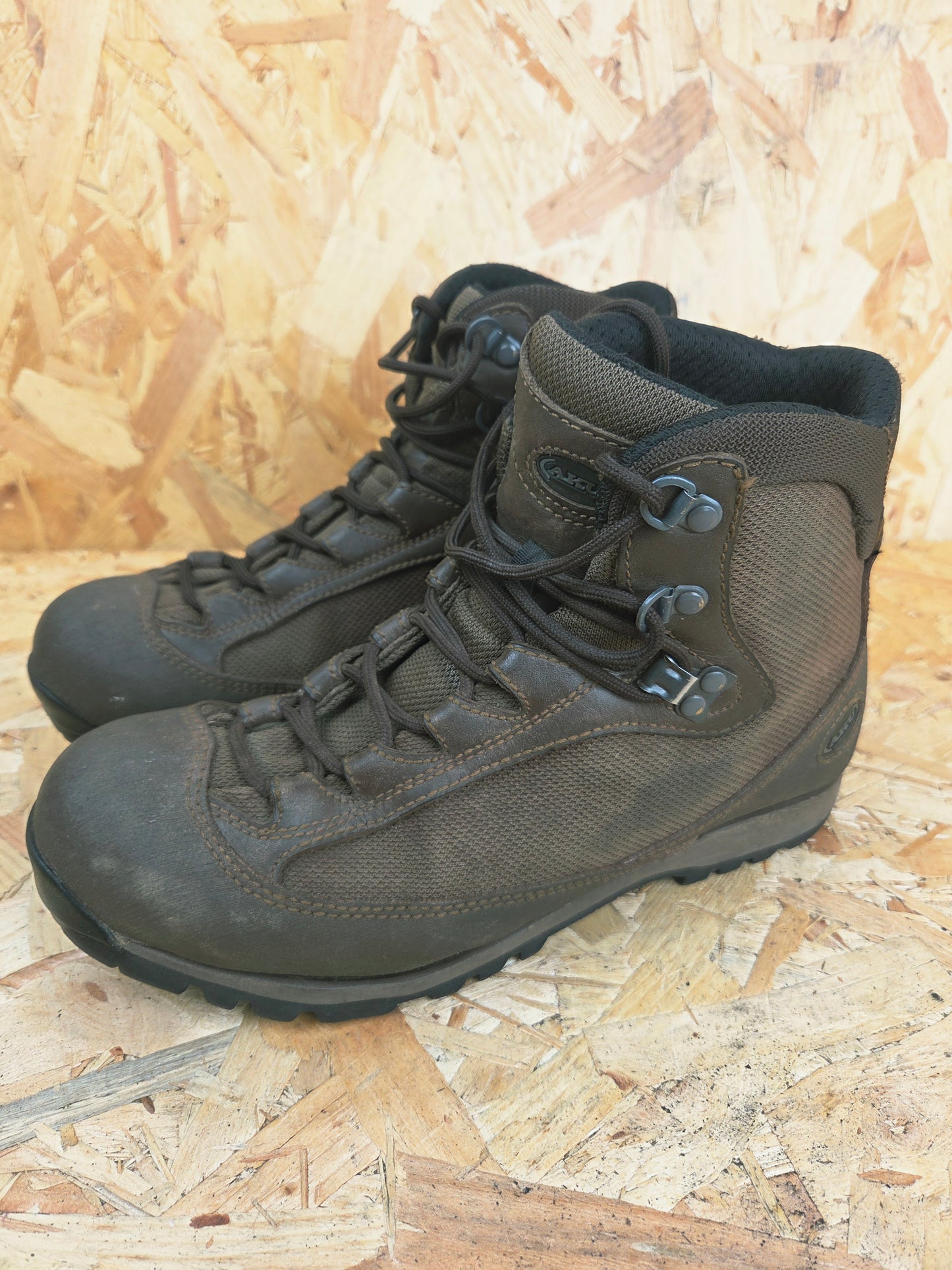 Genuine AKU Military Leather Hiking Boots Brown Cadet Outdoor Walking Patrol Lightweight Footwear UK 6