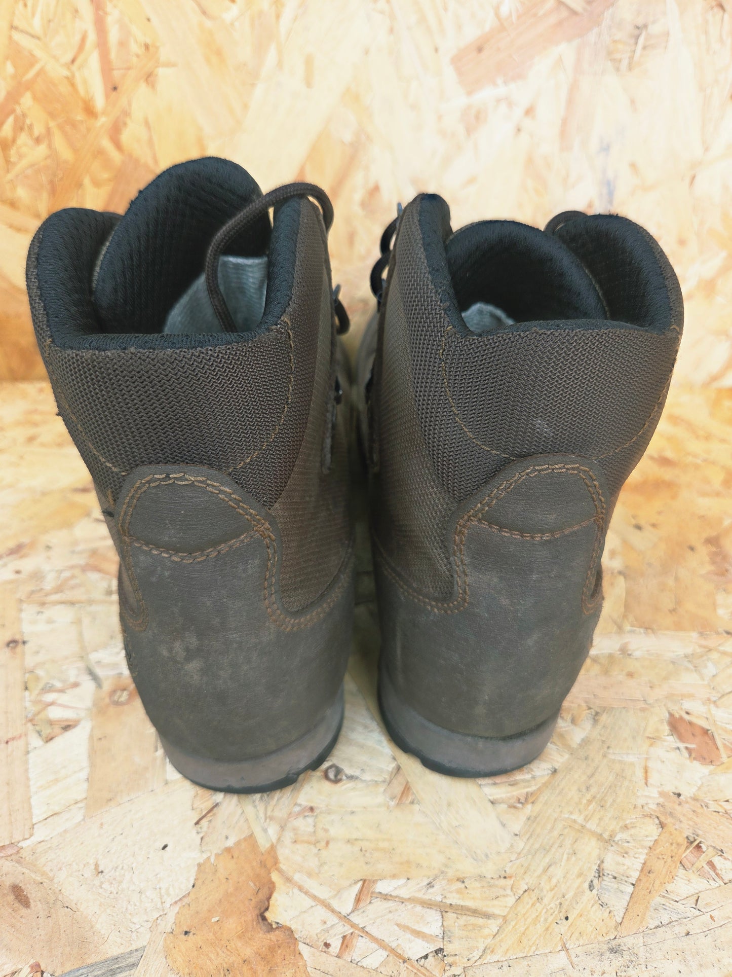 Genuine AKU Military Leather Hiking Boots Brown Cadet Outdoor Walking Patrol Lightweight Footwear UK 6