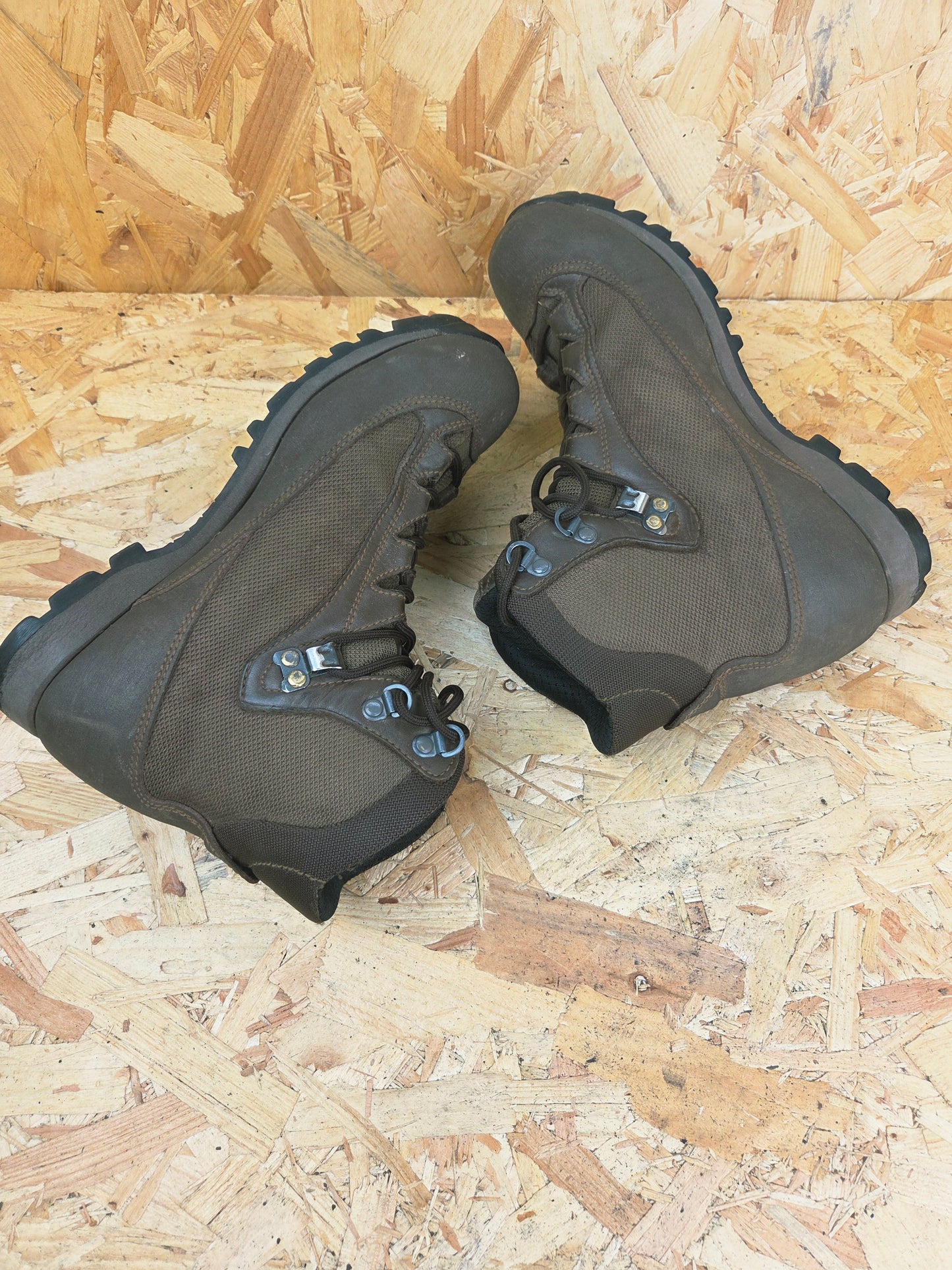 Genuine AKU Military Leather Hiking Boots Brown Cadet Outdoor Walking Patrol Lightweight Footwear UK 6
