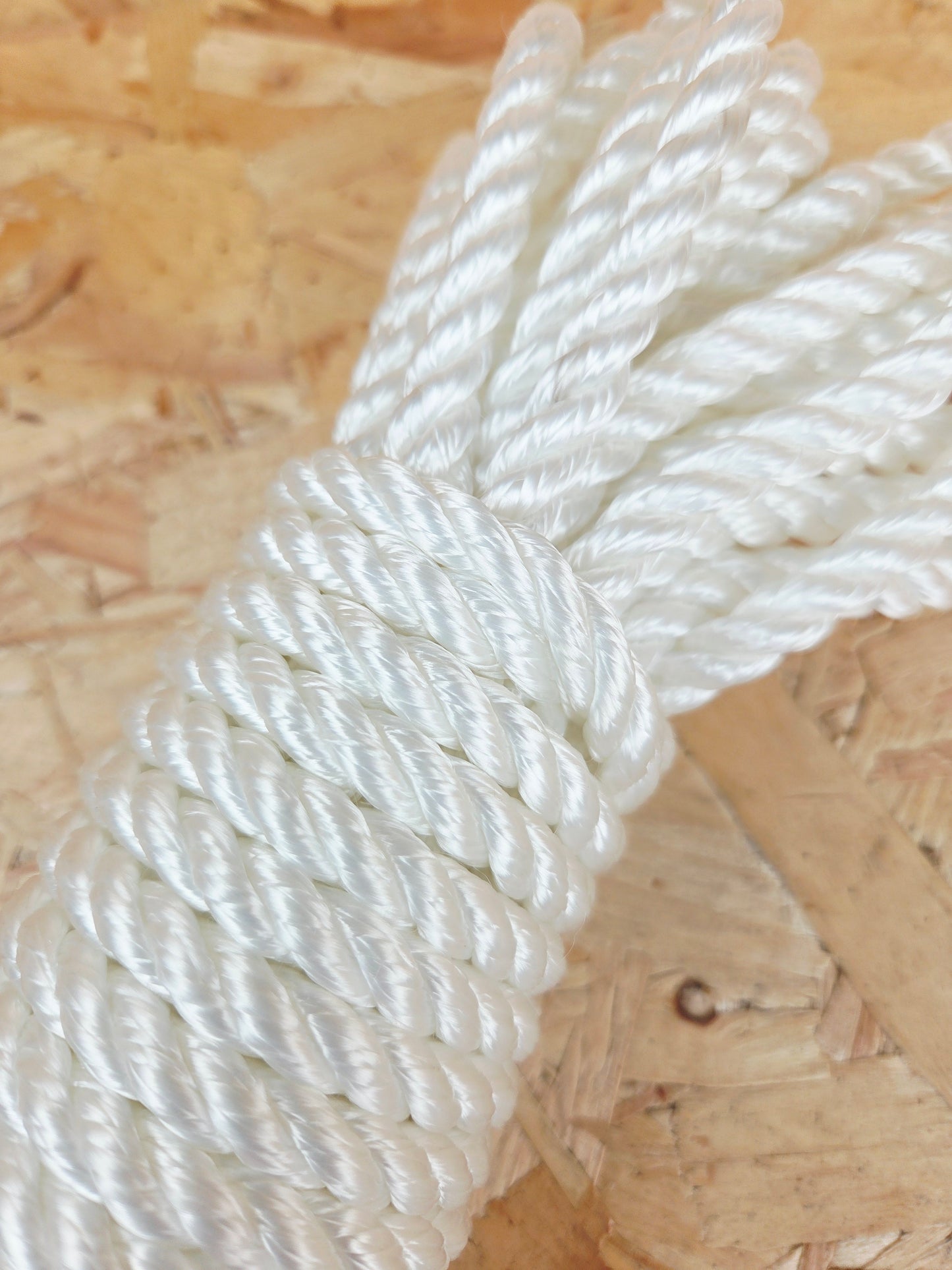 Nylon Rope 3 Strand White 8mm x 20m Strong Heavy Duty Boating DIY Camping Garden Mooring Boat Chandlery