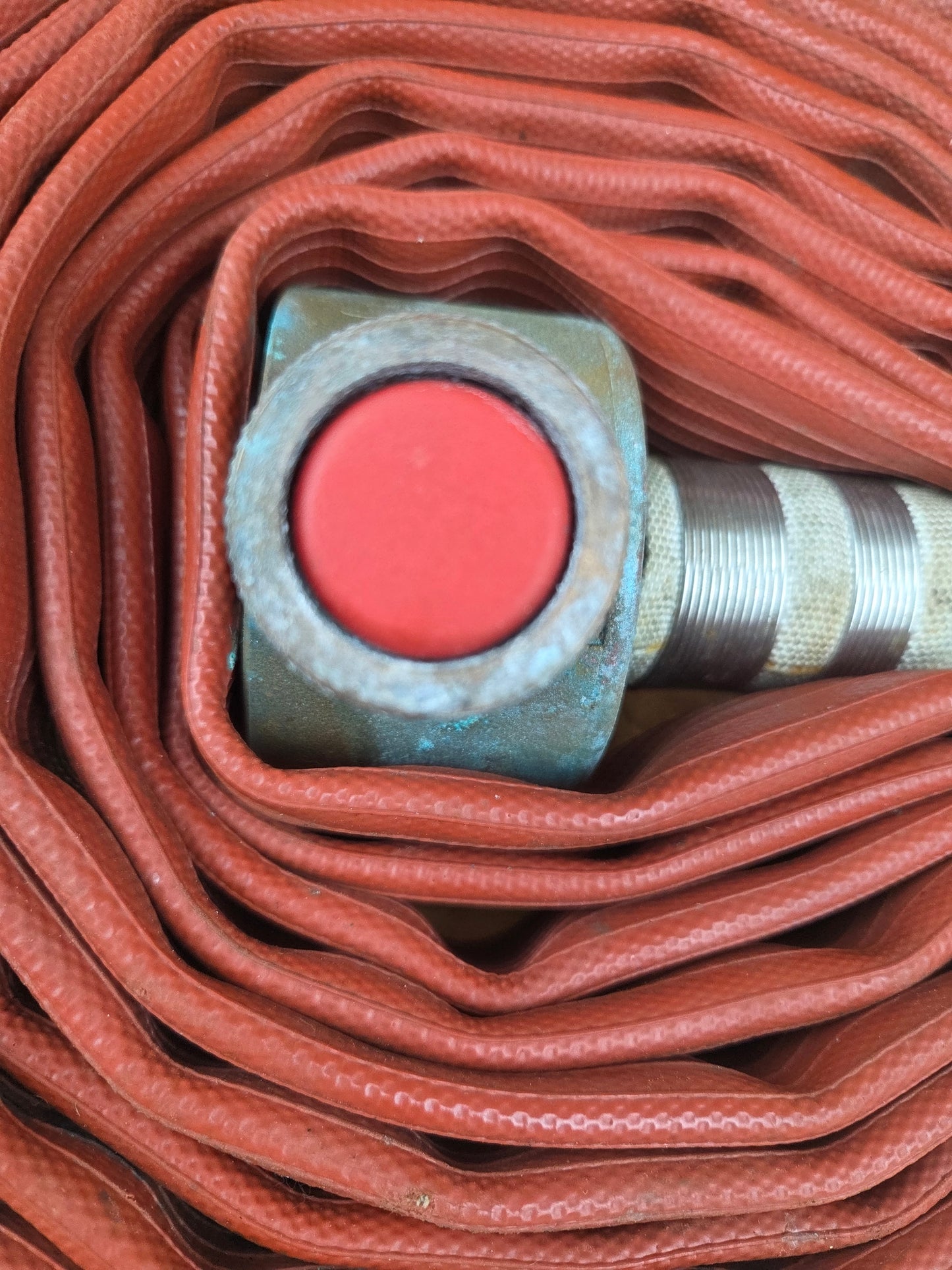 Genuine Fire Brigade Fighters Layflat Hose with Standard Fittings Couplings Heavy Duty Red 6m