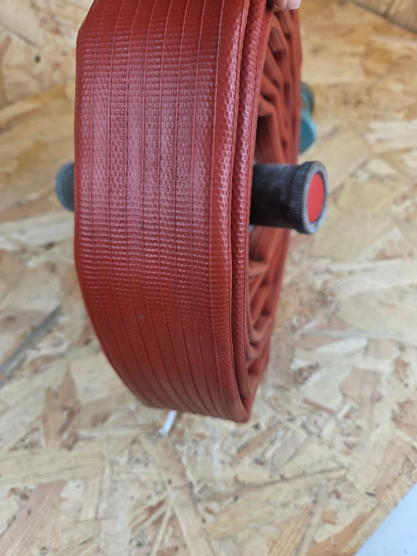Genuine Fire Brigade Fighters Layflat Hose with Standard Fittings Couplings Heavy Duty Red 6m