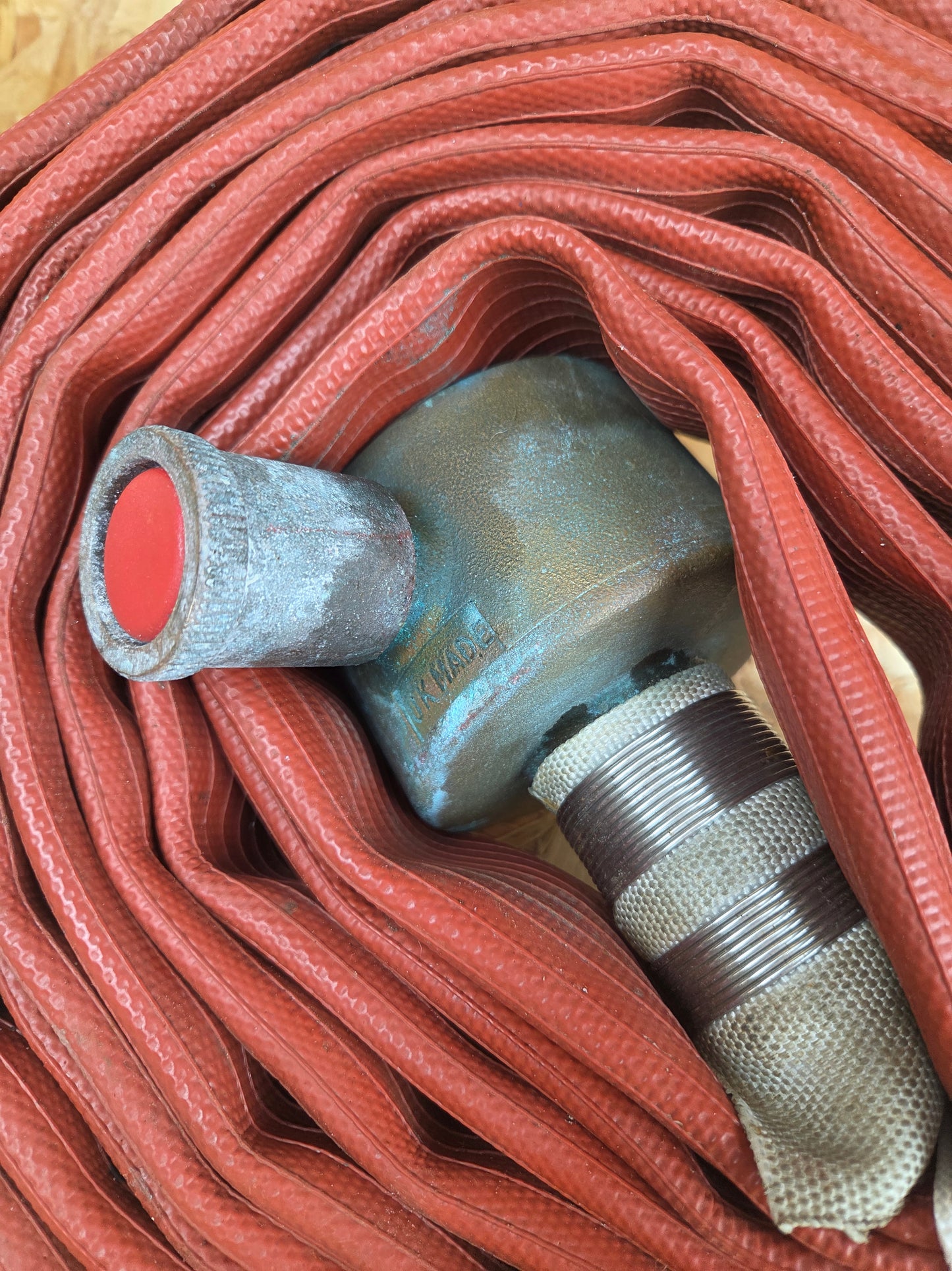 Genuine Fire Brigade Fighters Layflat Hose with Standard Fittings Couplings Heavy Duty Red 6m