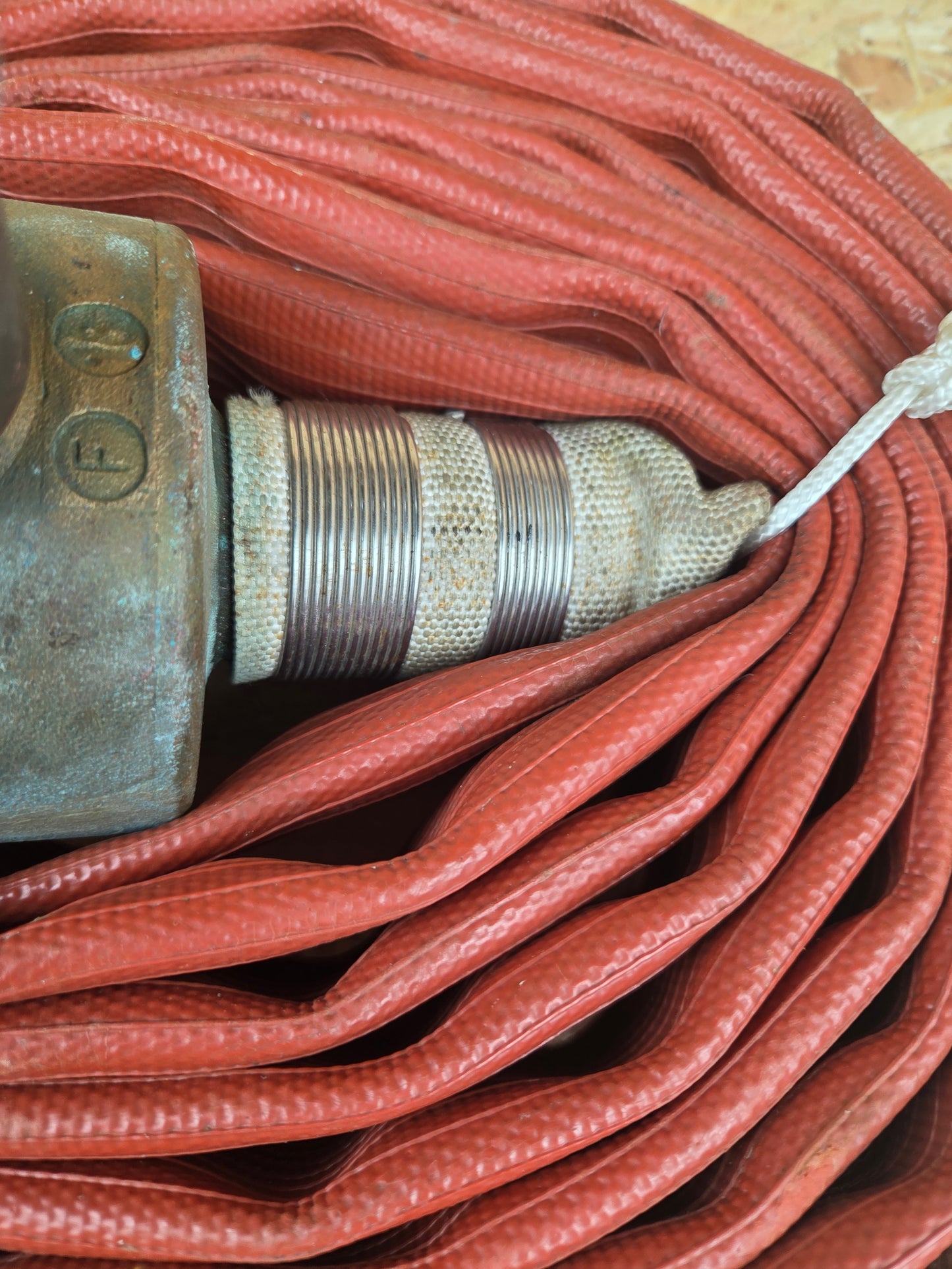 Genuine Fire Brigade Fighters Layflat Hose with Standard Fittings Couplings Heavy Duty Red 6m