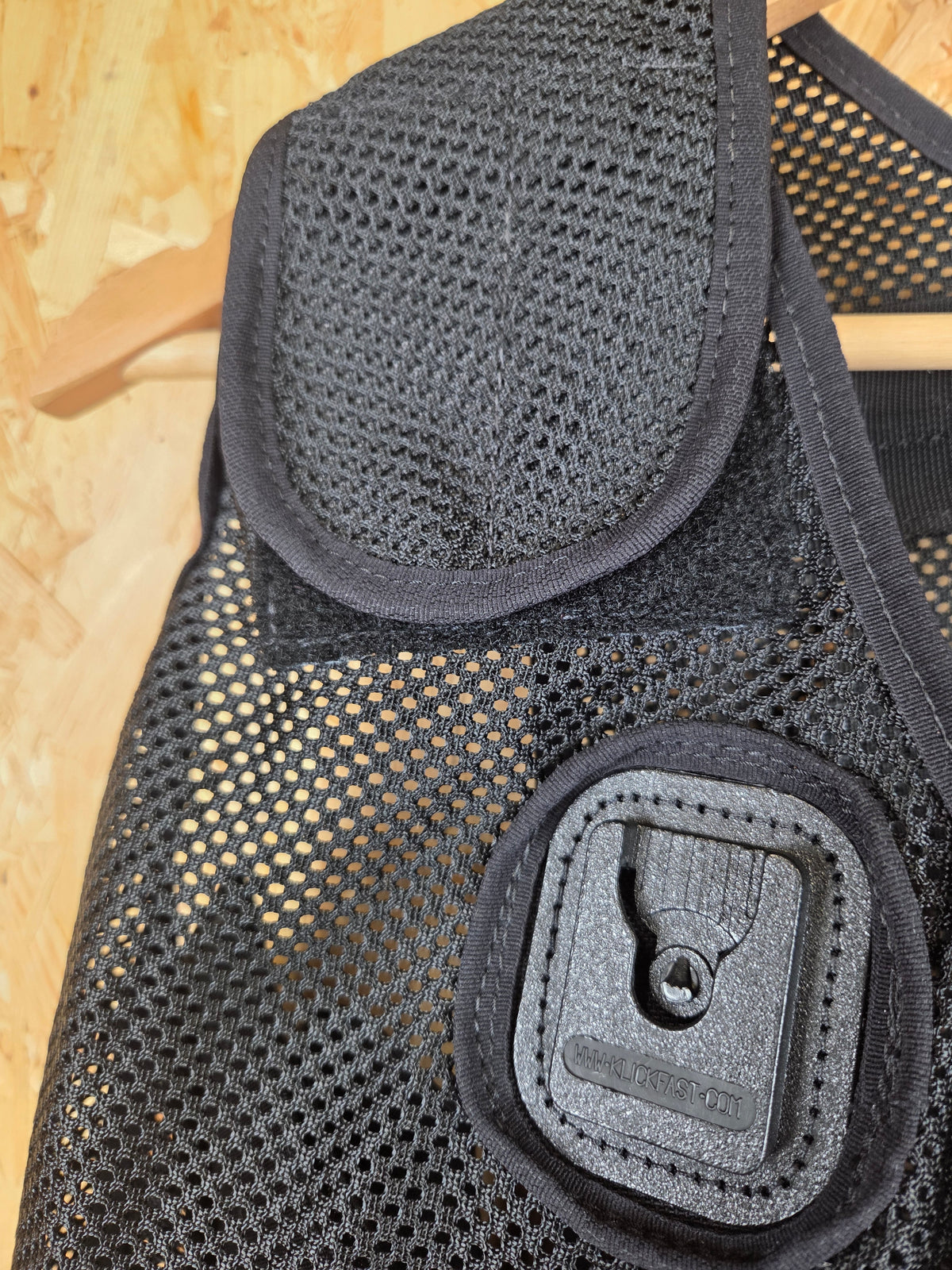 Tactical Vest With Kilickfast Docks - Black