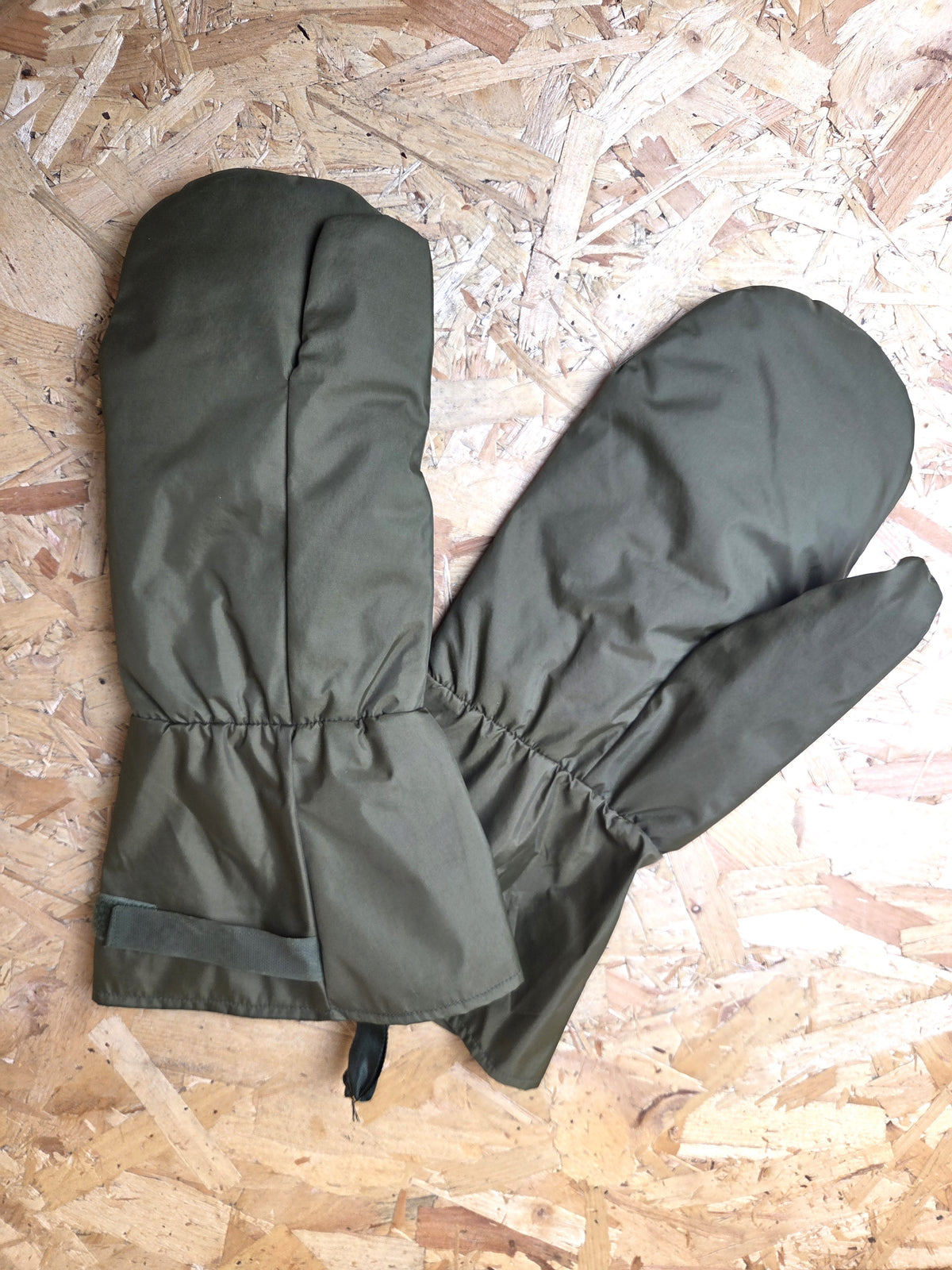 Military Surplus Shooting Outer Arctic Mittens MK2 - Olive Green Medium