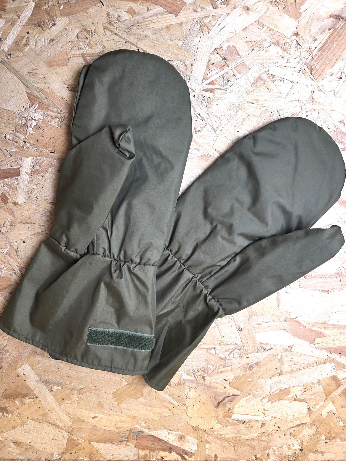 Military Surplus Shooting Outer Arctic Mittens MK2 - Olive Green Medium