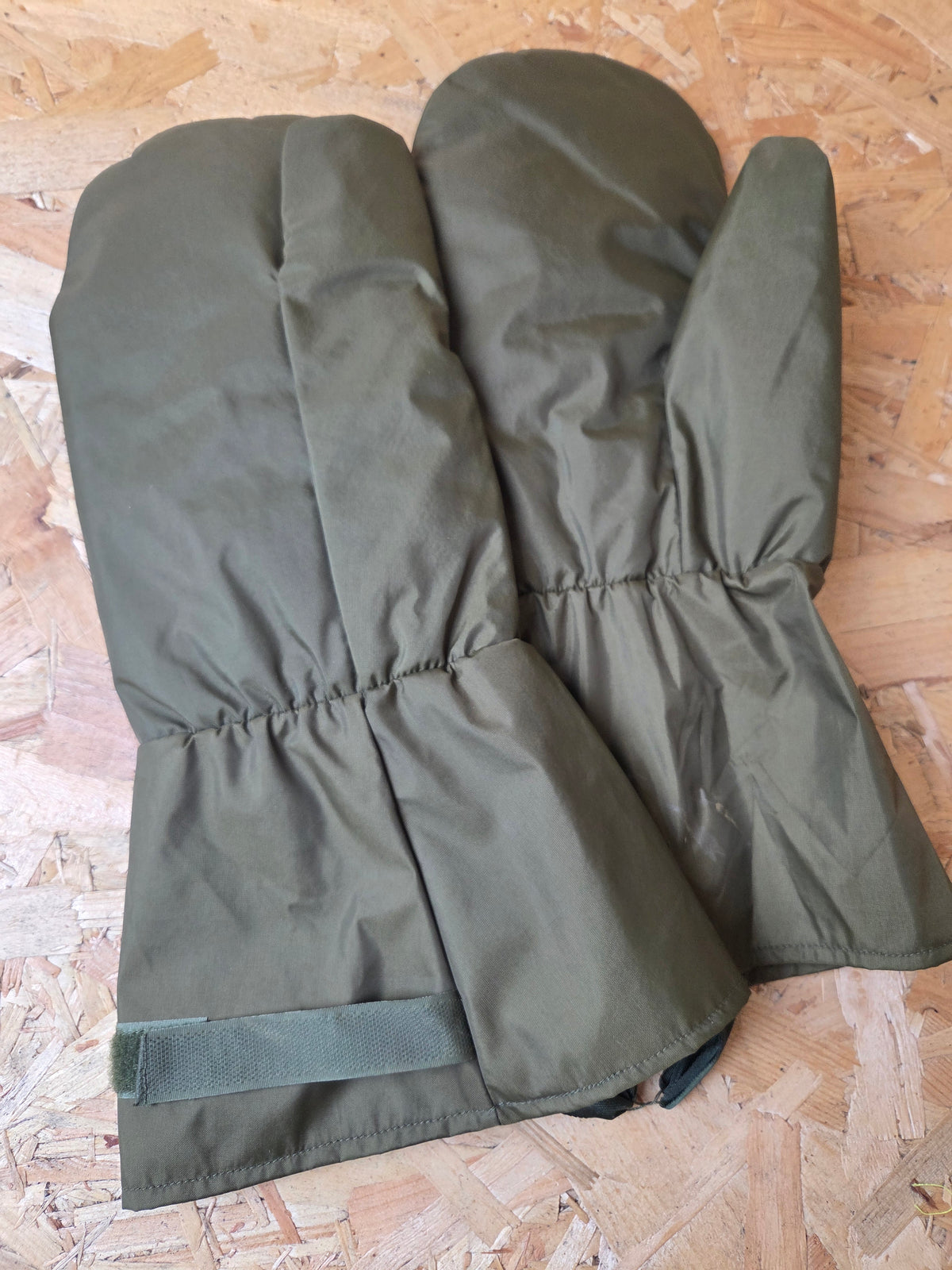 Military Surplus Shooting Outer Arctic Mittens MK2 - Olive Green Medium