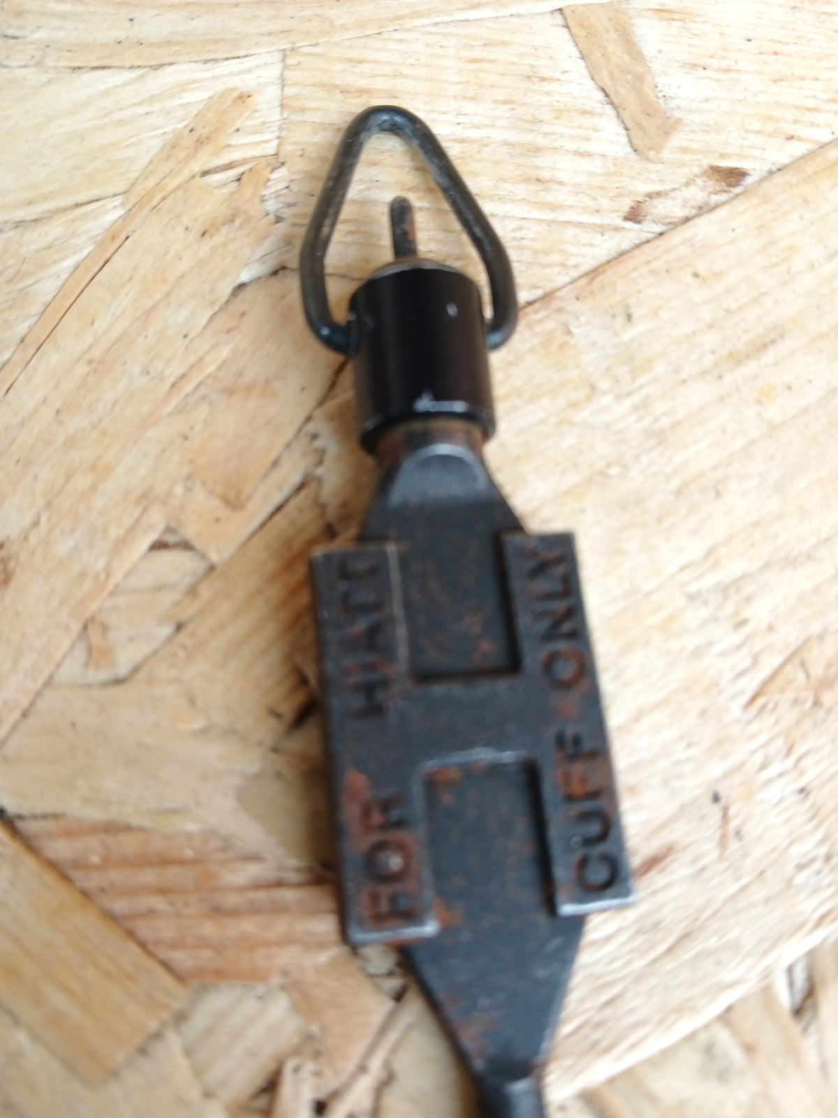 Vintage Hiatts Handcuff Key Long Shaft Metal Grip - 3mm